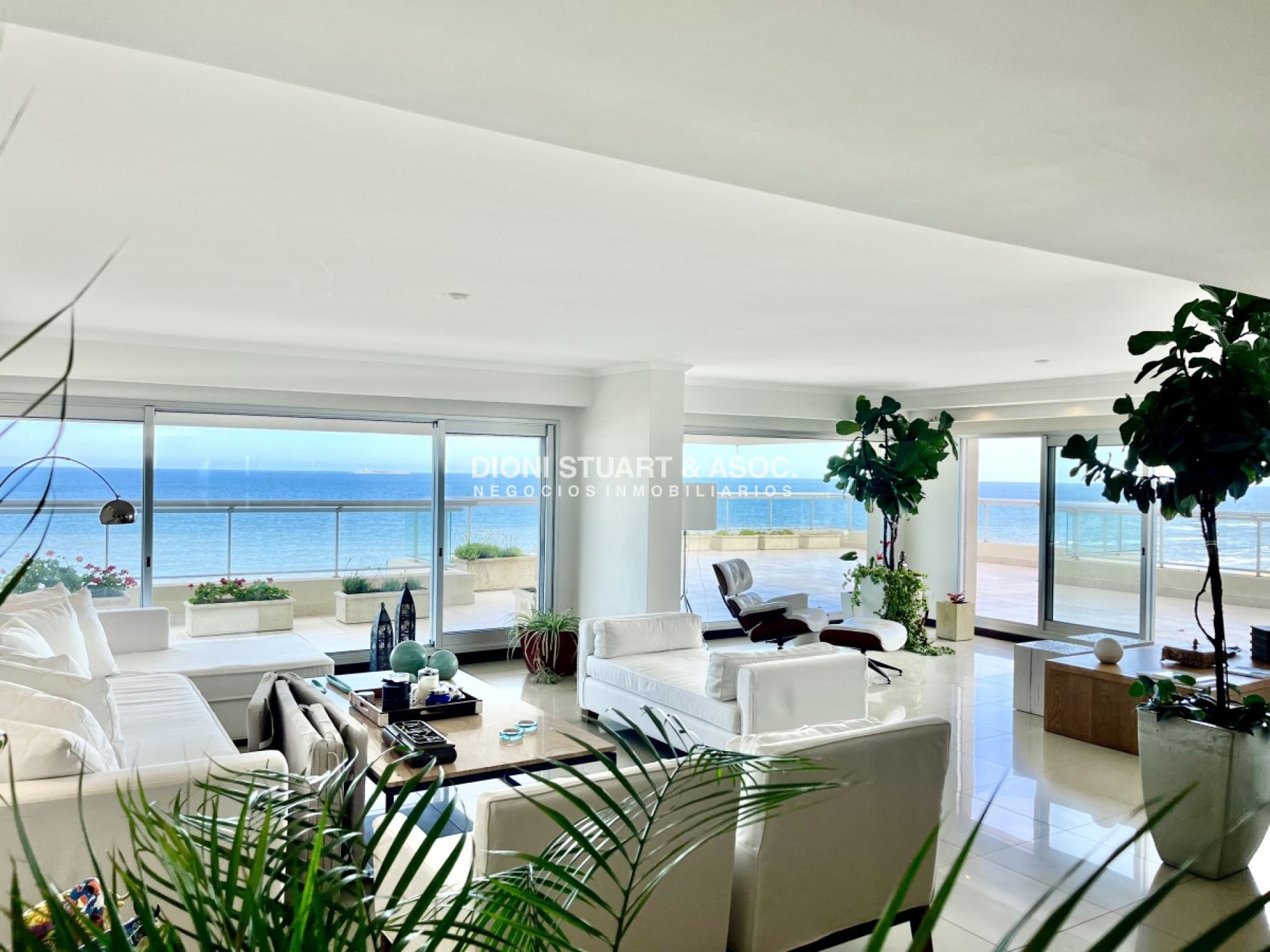 Apartamento ID.116 - Torre Lobos  -  Esquinero - En Venta