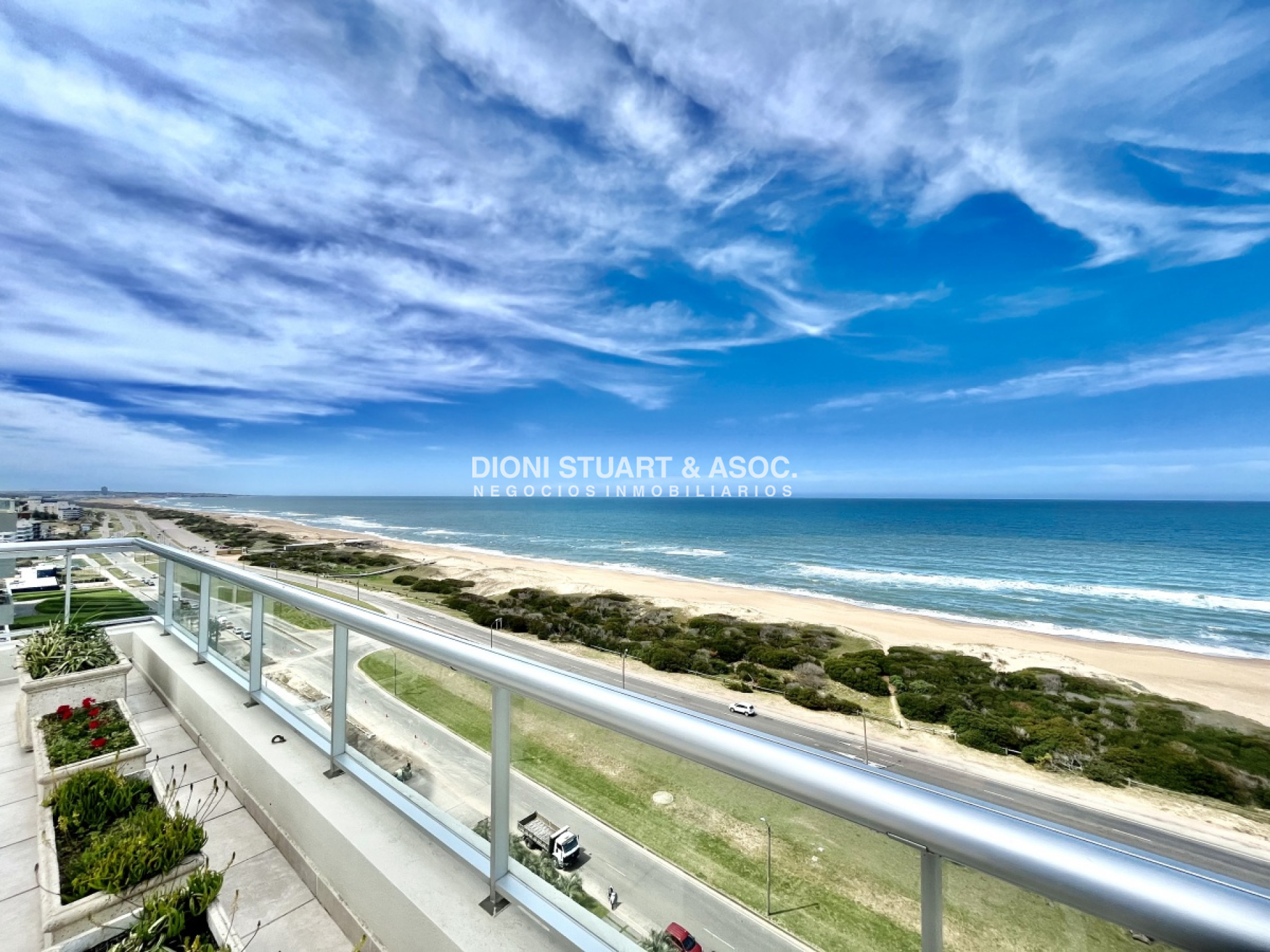 Apartamento ID.116 - Torre Lobos  -  Esquinero - En Venta