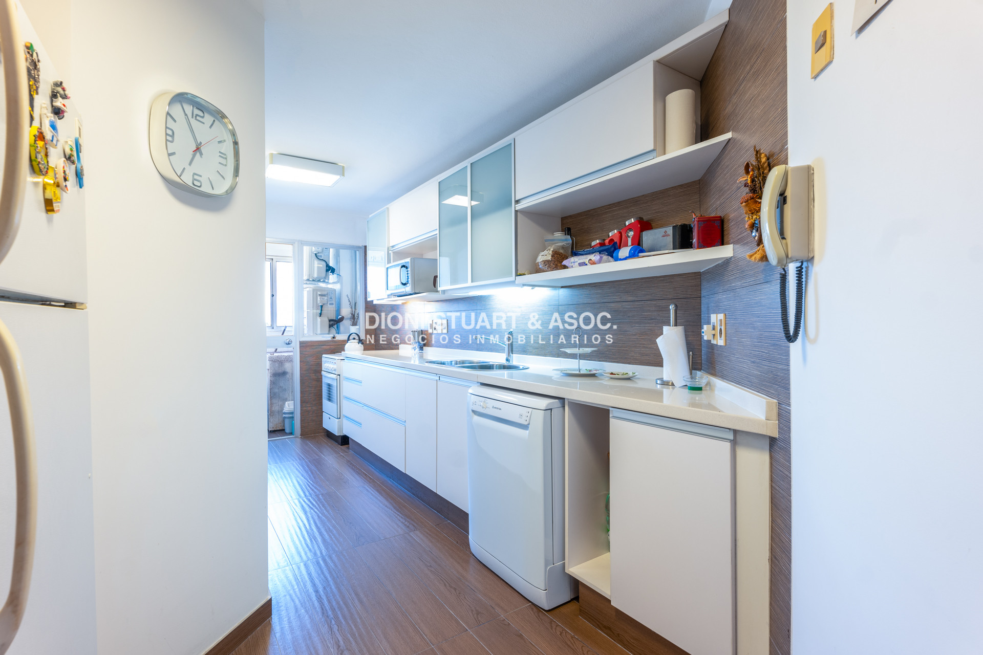Apartamento ID.903 - DEPARTAMENTO EN ROOSEVELT - 2 DORMITORIOS - RECICLADO - CON VISTA - PARQUEMAR R