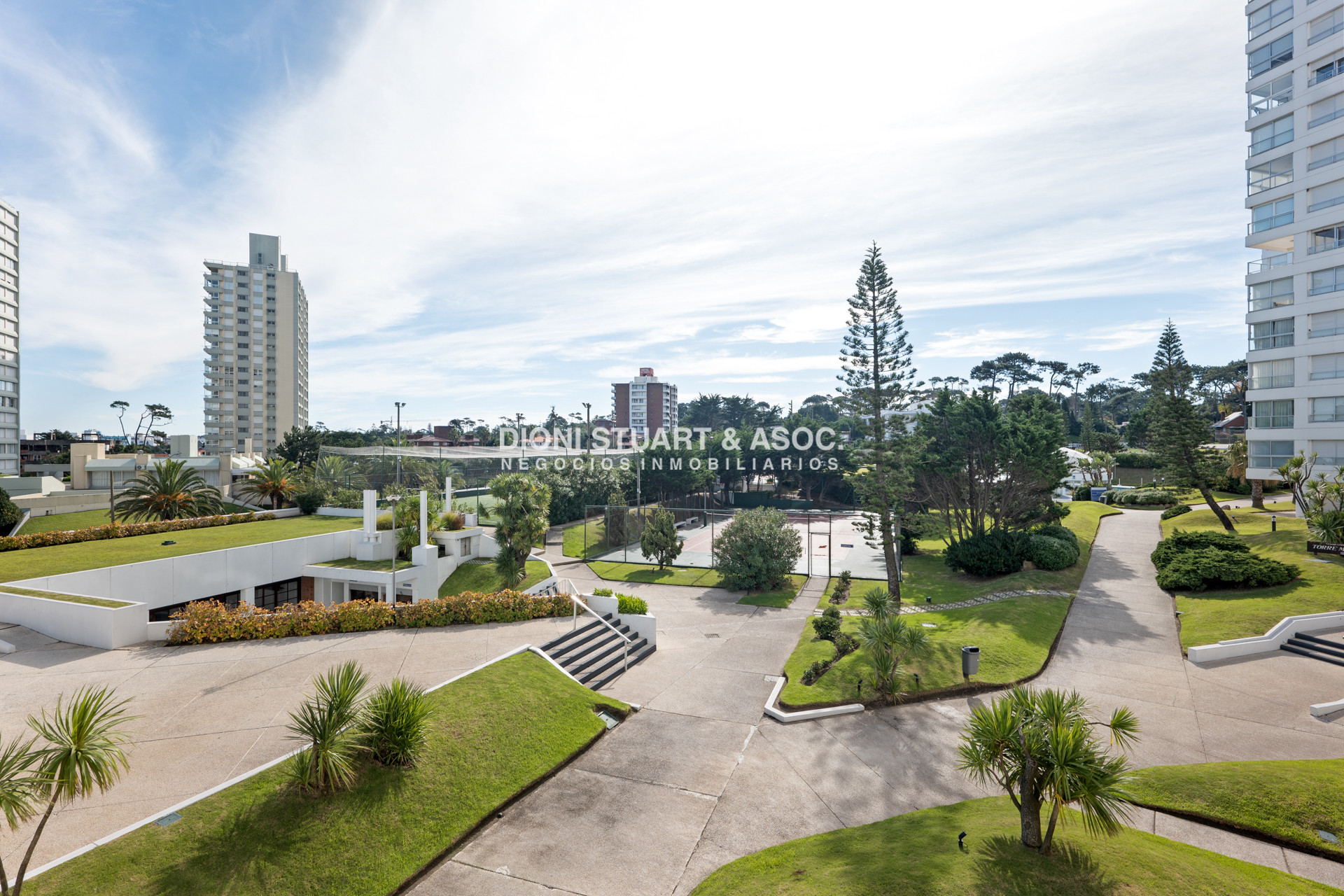 Apartamento ID.675 - APARTAMENTO EN PLAYA MANSA - TORRE JEFFERSON  - 4 DORMITORIOS - COMPLEJO LINCOLN CENTER