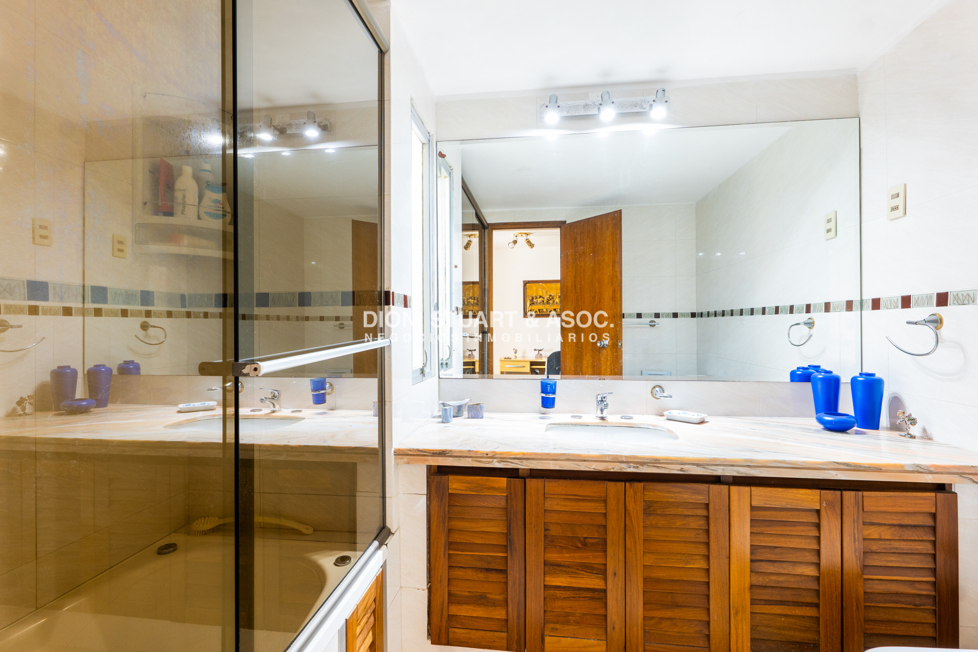 Apartamento ID.776 - Apartamento en Roosevelt Center en Venta - 3 Dormitorios y Dep.
