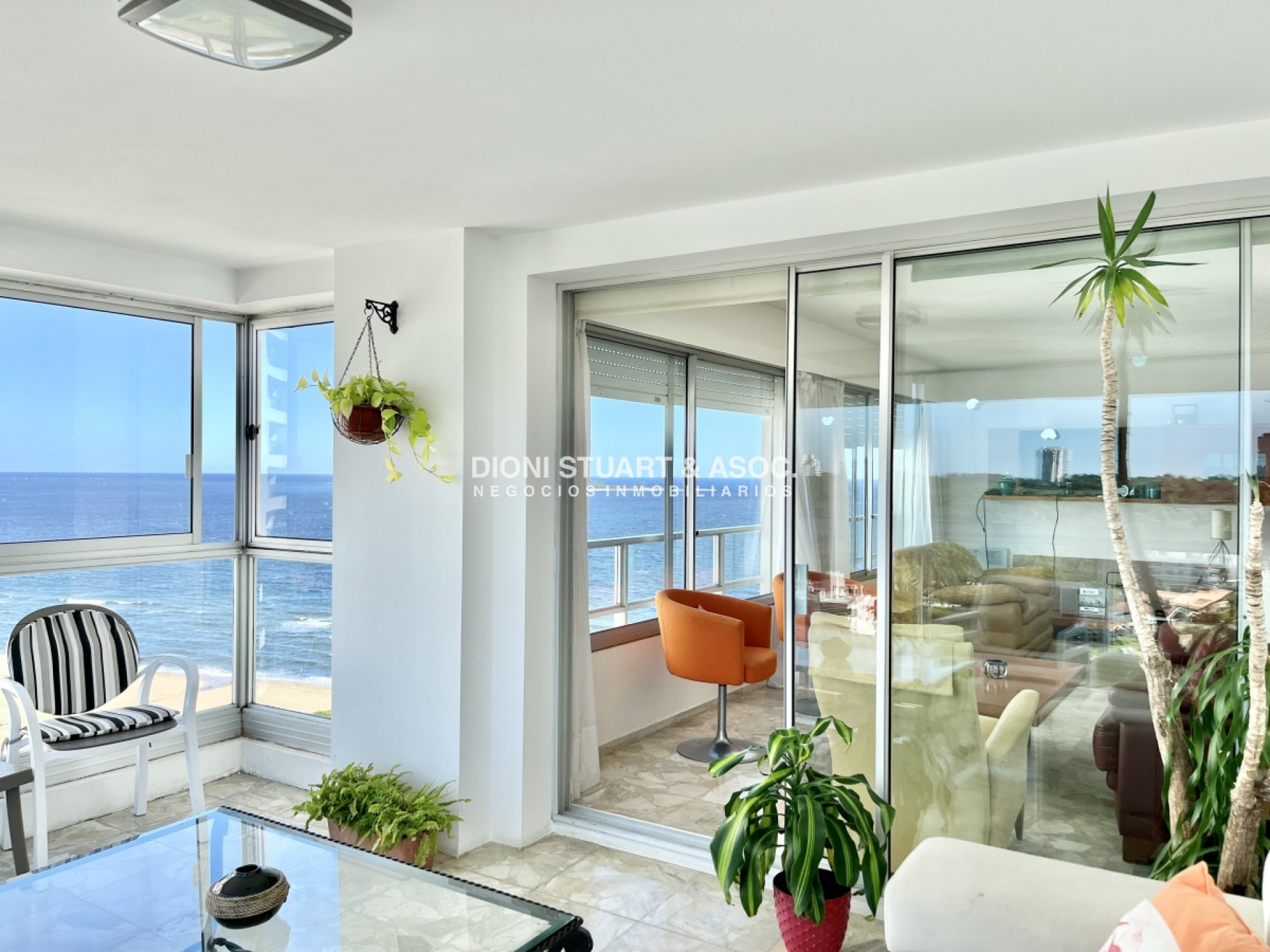 Apartamento ID.206 - Alquiler de Invierno Año 2025 - 2 Dormitorios y Medio + 2 Baños - Vista al Mar - Piscina Climatizada - Complejo Lincoln Center