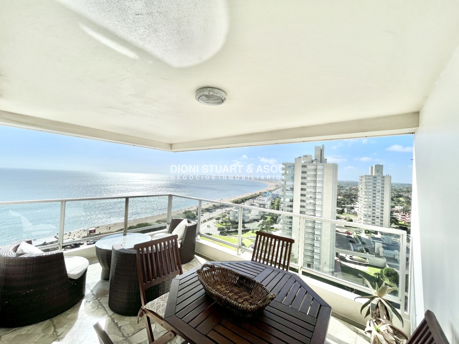 Apartamento ID.34 - APARTAMENTO DE 3 DORMITORIOS EN ALQUILER COMPLEJO LINCOLN CENTER TORRE WASHINGTON PLAYA MANSA TODOS LOS AMENITIES