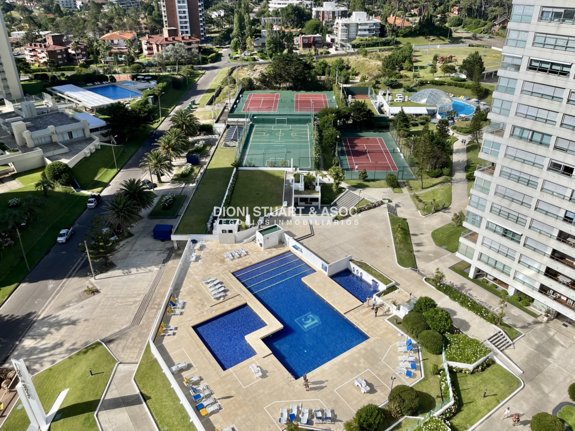 Apartamento ID.34 - APARTAMENTO DE 3 DORMITORIOS EN ALQUILER COMPLEJO LINCOLN CENTER TORRE WASHINGTON PLAYA MANSA TODOS LOS AMENITIES