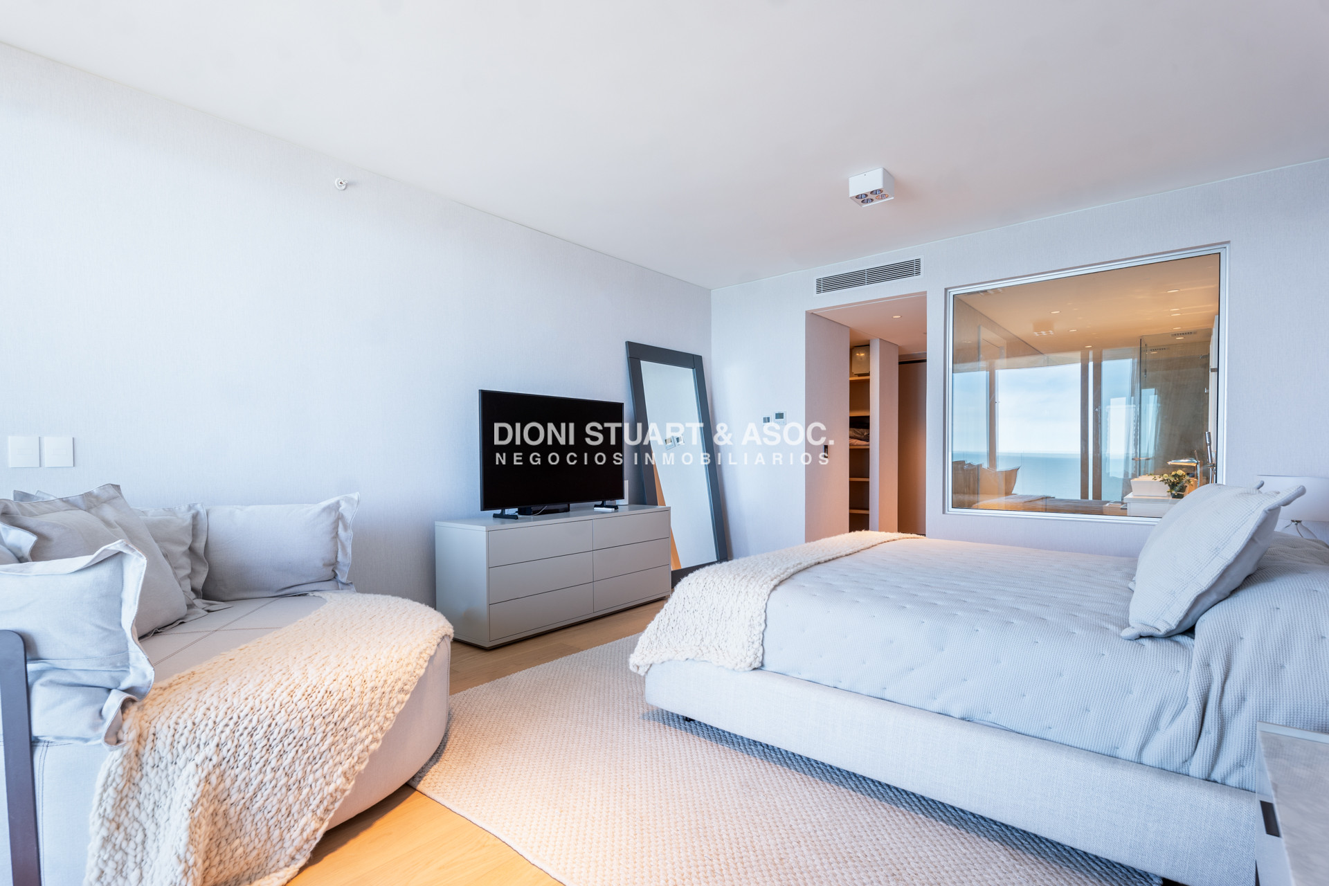Apartamento ID.1121 - TRUMP UNIFICADO - 4 SUITES + DEPENDENCIA