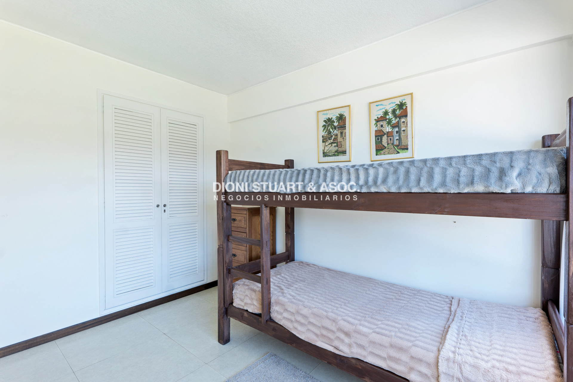 Apartamento ID.129 - Apartamento en Venta - 2 Dormitorios y Servicio -  Complejo Lincoln Center - Todo Reciclado