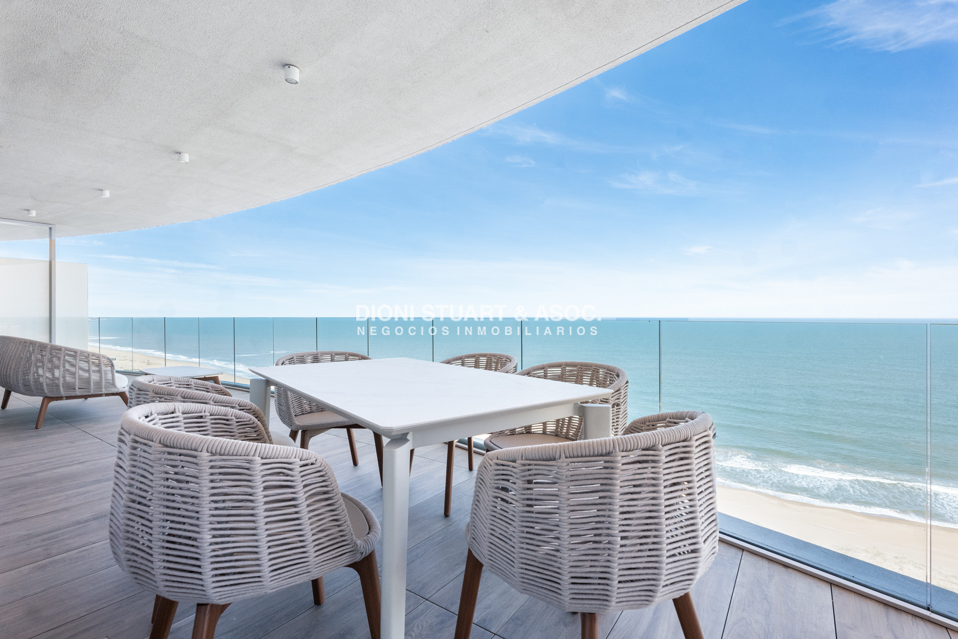 Apartamento ID.1121 - TRUMP UNIFICADO - 4 SUITES + DEPENDENCIA