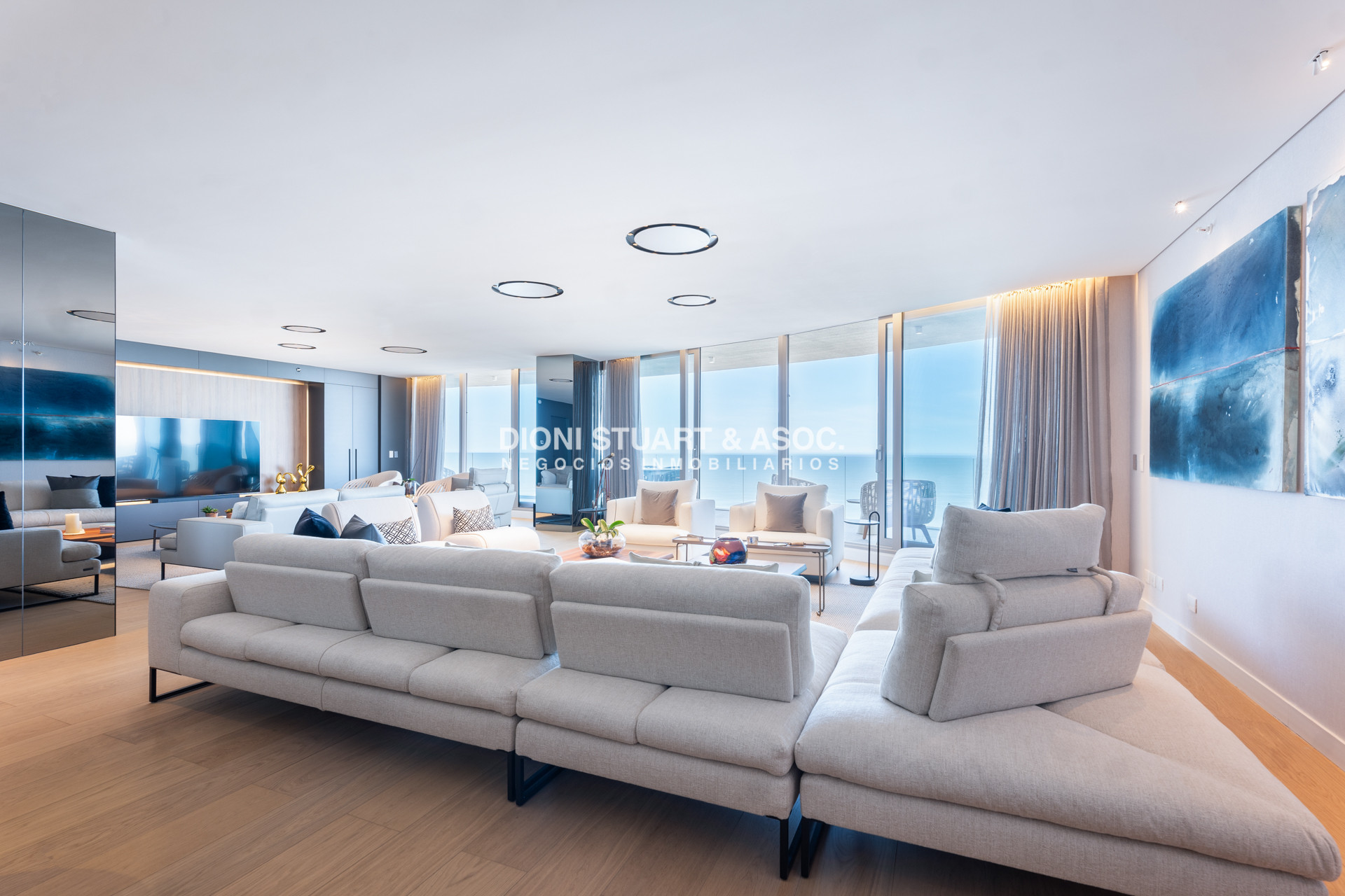 Apartamento ID.1121 - TRUMP UNIFICADO - 4 SUITES + DEPENDENCIA