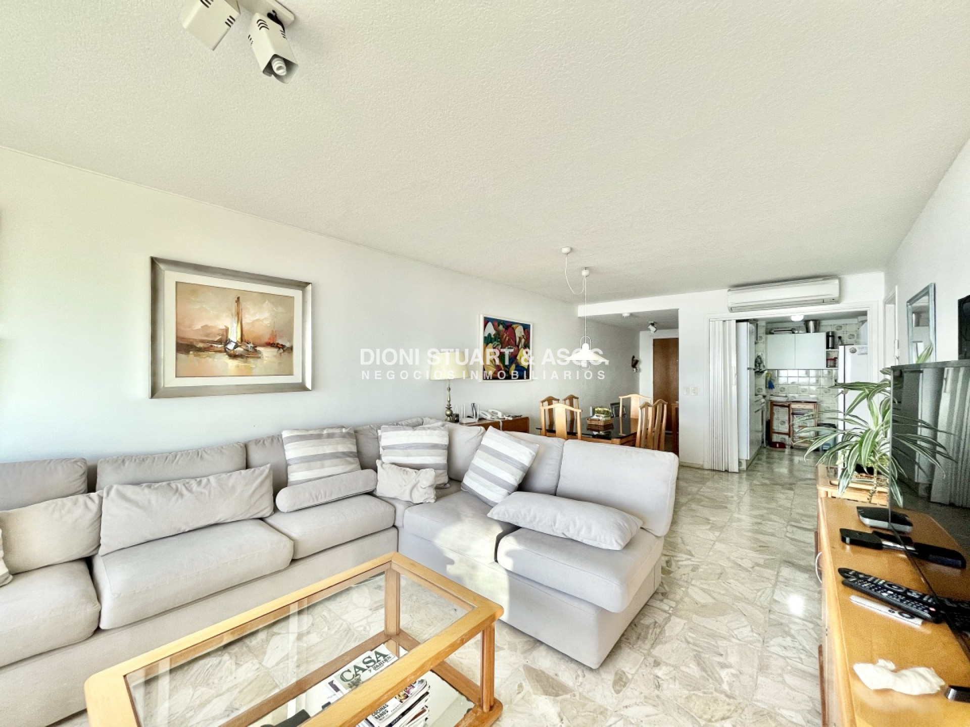 Apartamento ID.215 - APARTAMENTO EN ALQUILER 3 DORMITORIOS FRENTE AL MAR PLAYA MANSA - COMPLEJO LINCOLN CENTER