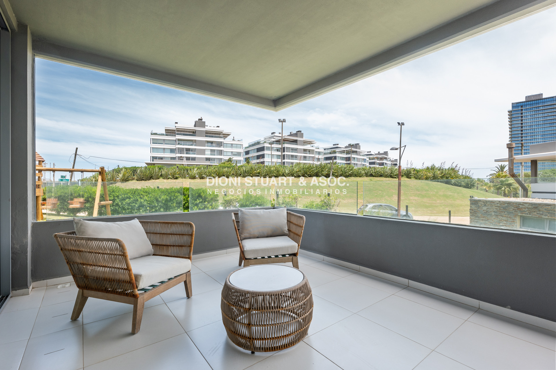 Apartamento ID.874 - Tiburon Terrazas Barra SS - Semi piso con piscina