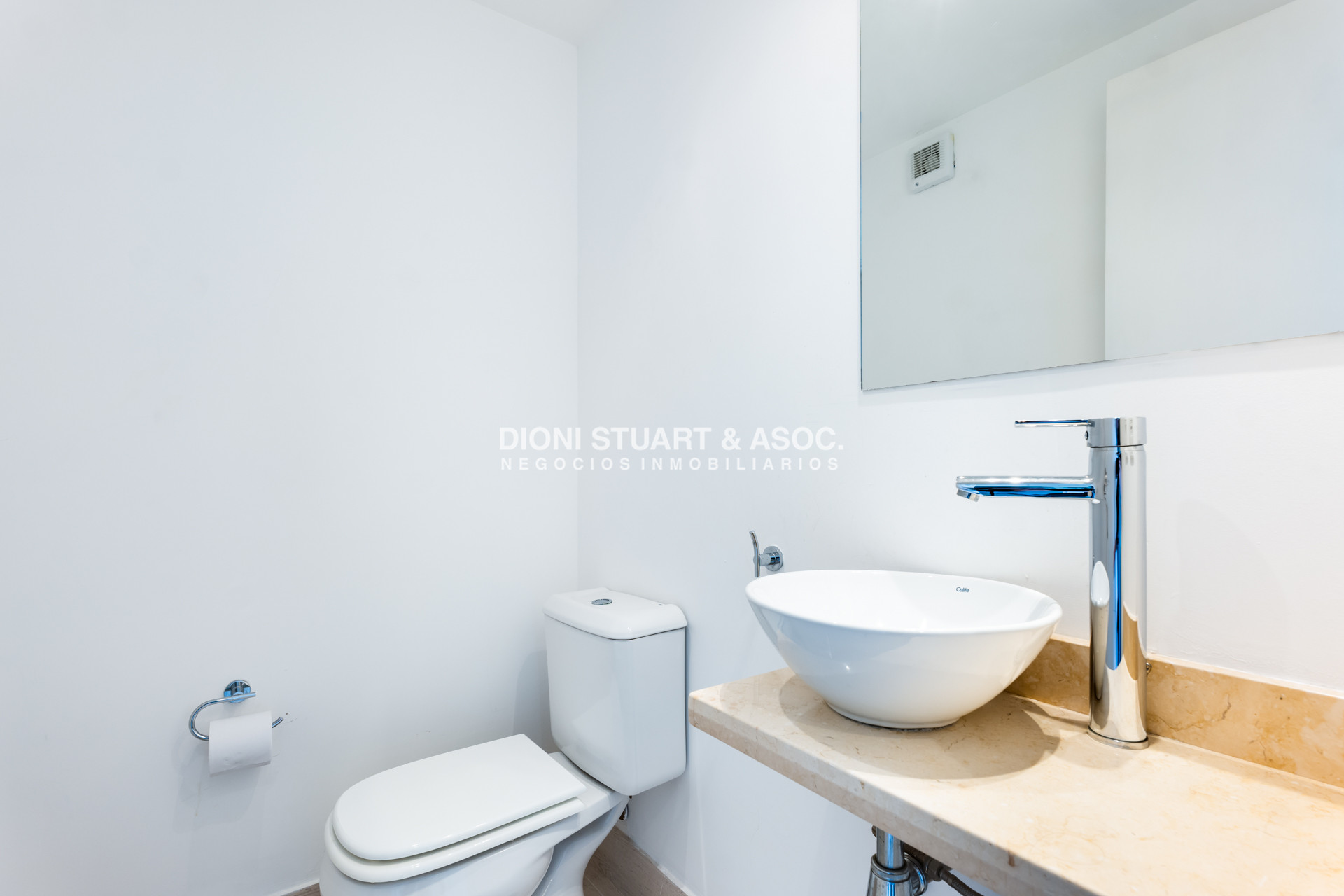 Apartamento ID.841 - Apartamento de 4 Dormitorios Con Parrillero - Emerald - Playa Mansa