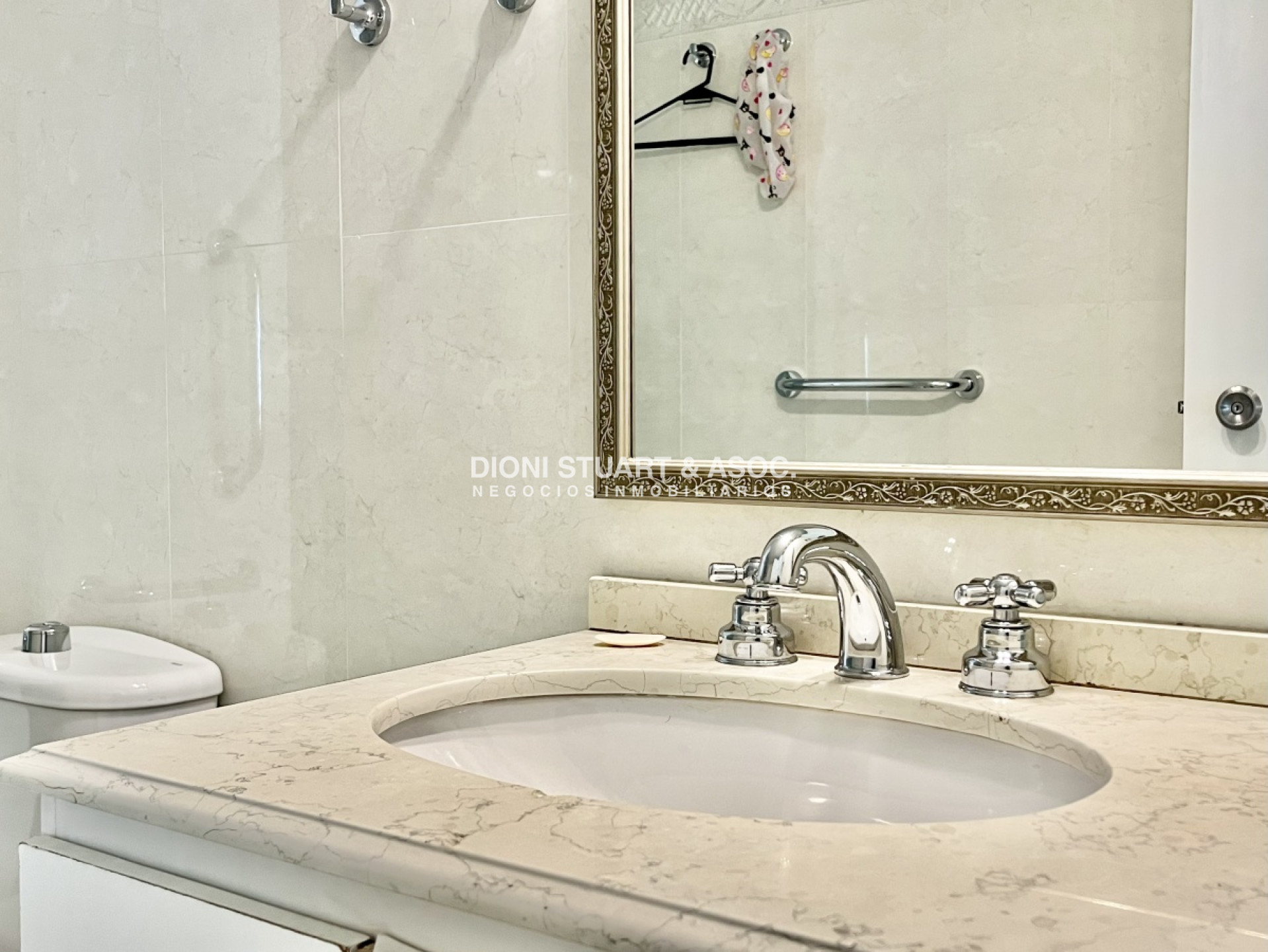 Apartamento ID.215 - APARTAMENTO EN ALQUILER 3 DORMITORIOS FRENTE AL MAR PLAYA MANSA - COMPLEJO LINCOLN CENTER