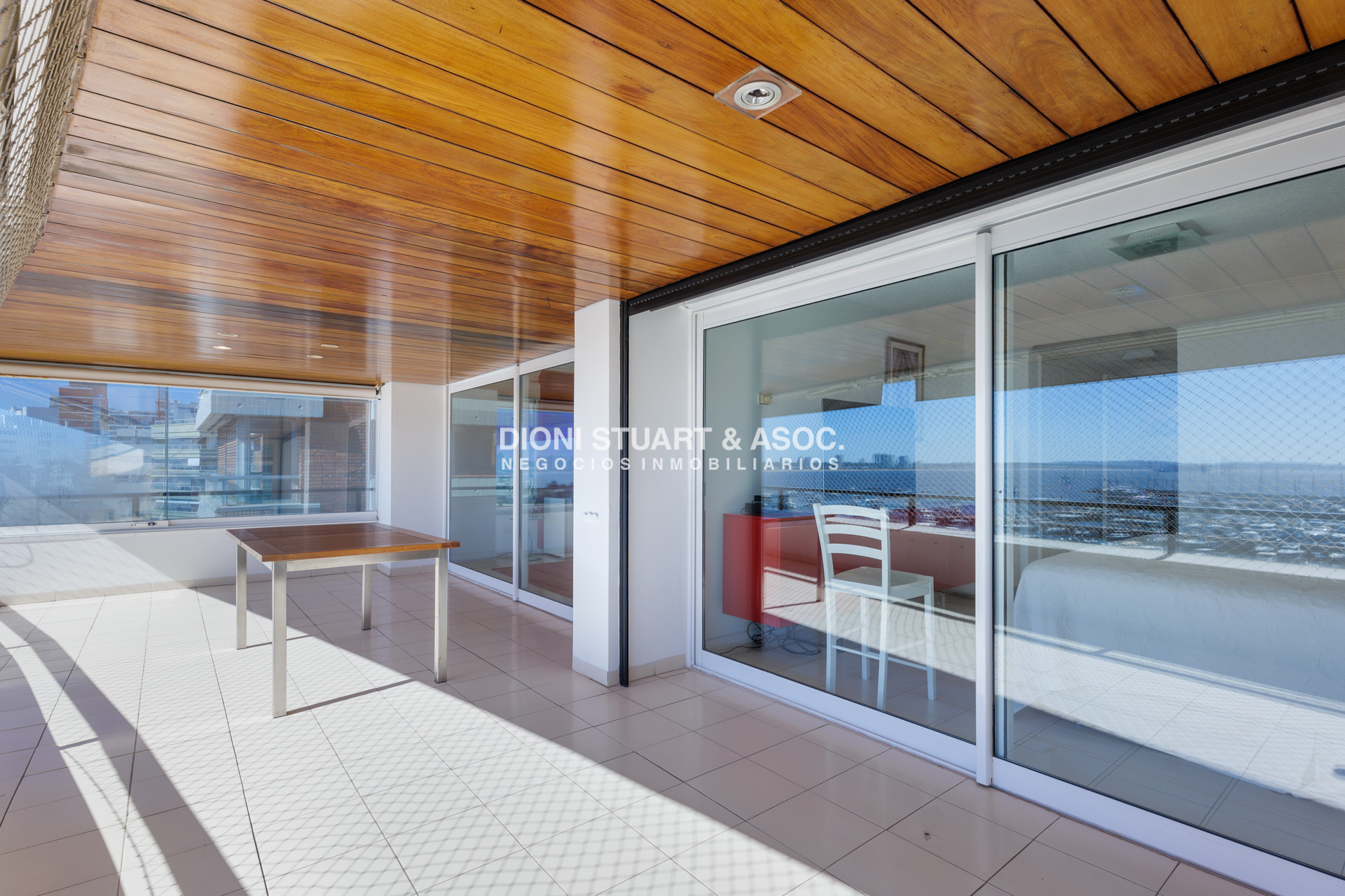 Apartamento ID.635 - Portofino - Increíble Vista Al Puerto - 3 Dorm en Suite + Dep.