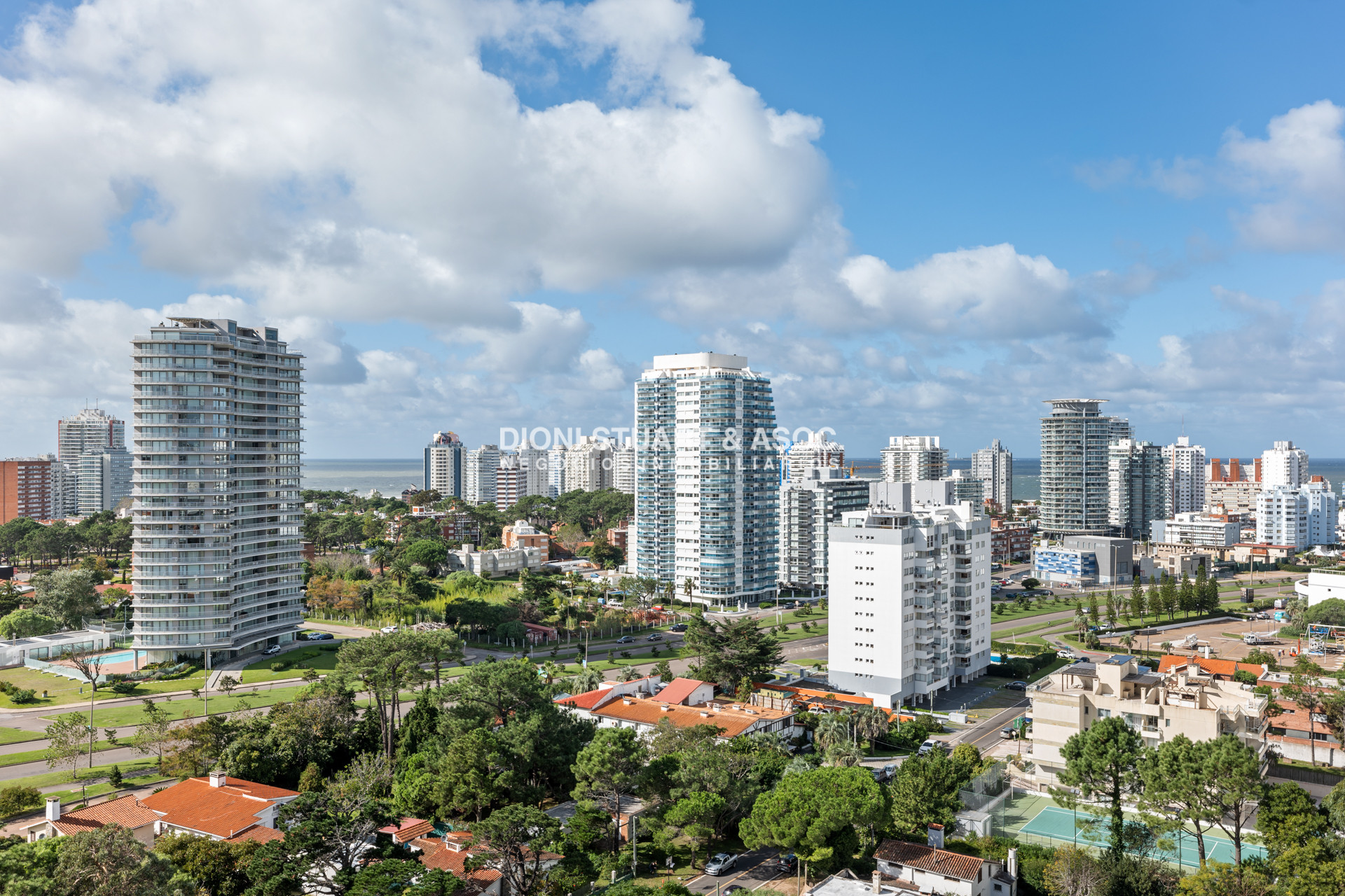 Apartamento ID.661 - Apartamento en Alquiler Invernal - Anual - Temporada - Edificio Miami Boulevard I - Playa Mansa - Punta del Este