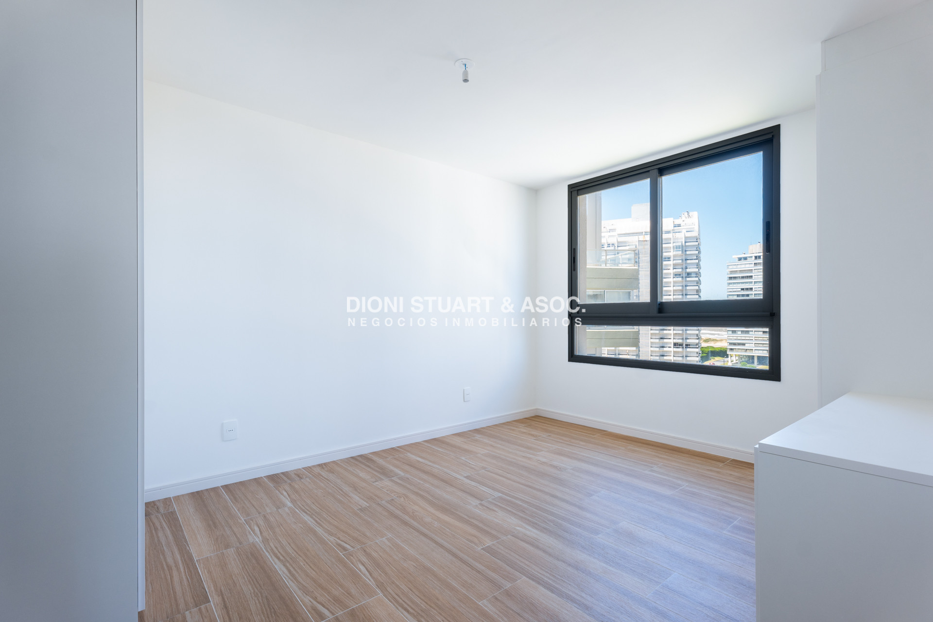 Apartamento ID.868 - APARTAMENTO A ESTRENAR EN PLAYA BRAVA PUNTA DEL ESTE - 2 DORMITORIOS - EDIF. SIGLO SOL II - BAJAS EXPENSAS