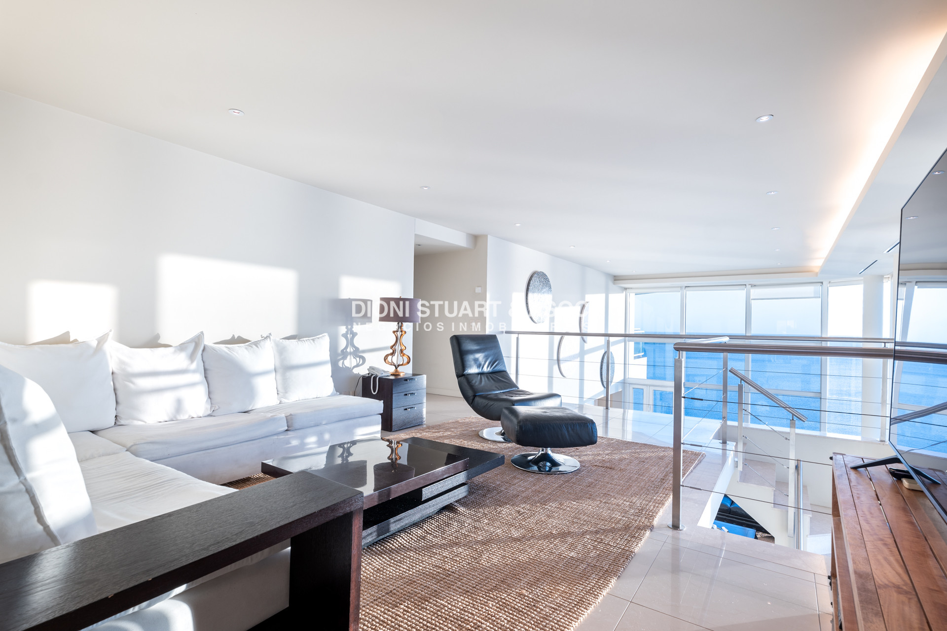 Apartamento ID.910 - DEPARTAMENTO DUPLEX EN AQUARELA - PLAYA MANSA - 4 DORM EN SUITE + DEPENDENCIA