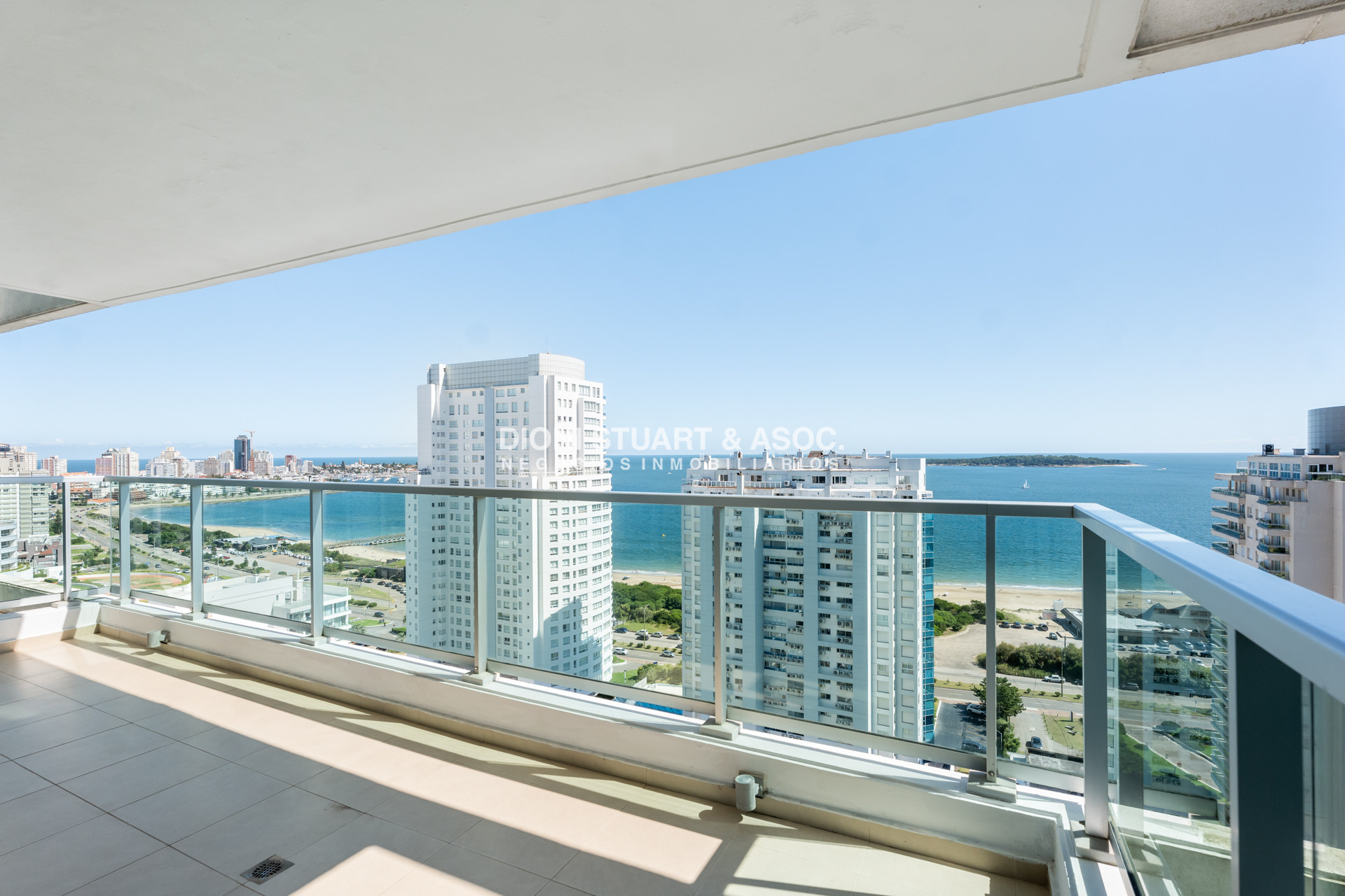 Apartamento ID.937 - GALA TOWER DEPARTAMENTO EN VENTA EN PLAYA MANSA 2 DORMITORIOS CON PARRILLERO INCREIBLE VISTA AL MAR