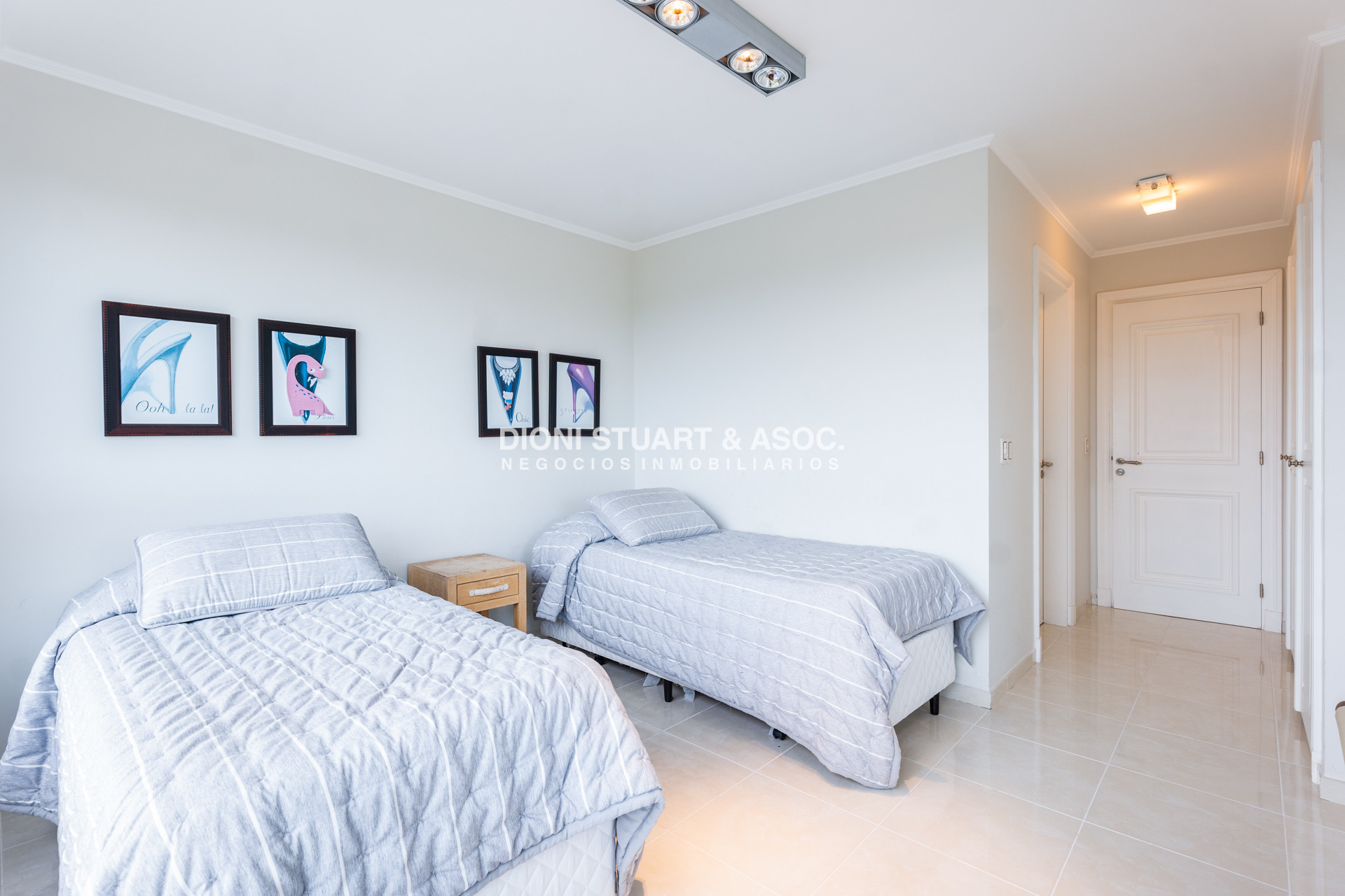 Apartamento ID.902 - DEPARTAMENTO EN VENTA EN LE JARDIN - ESQUINERO - 3 DORMITORIOS EN SUITE