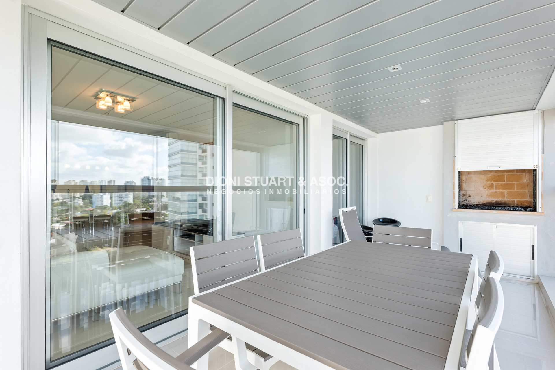 Apartamento ID.661 - Apartamento en Alquiler Invernal - Anual - Temporada - Edificio Miami Boulevard I - Playa Mansa - Punta del Este