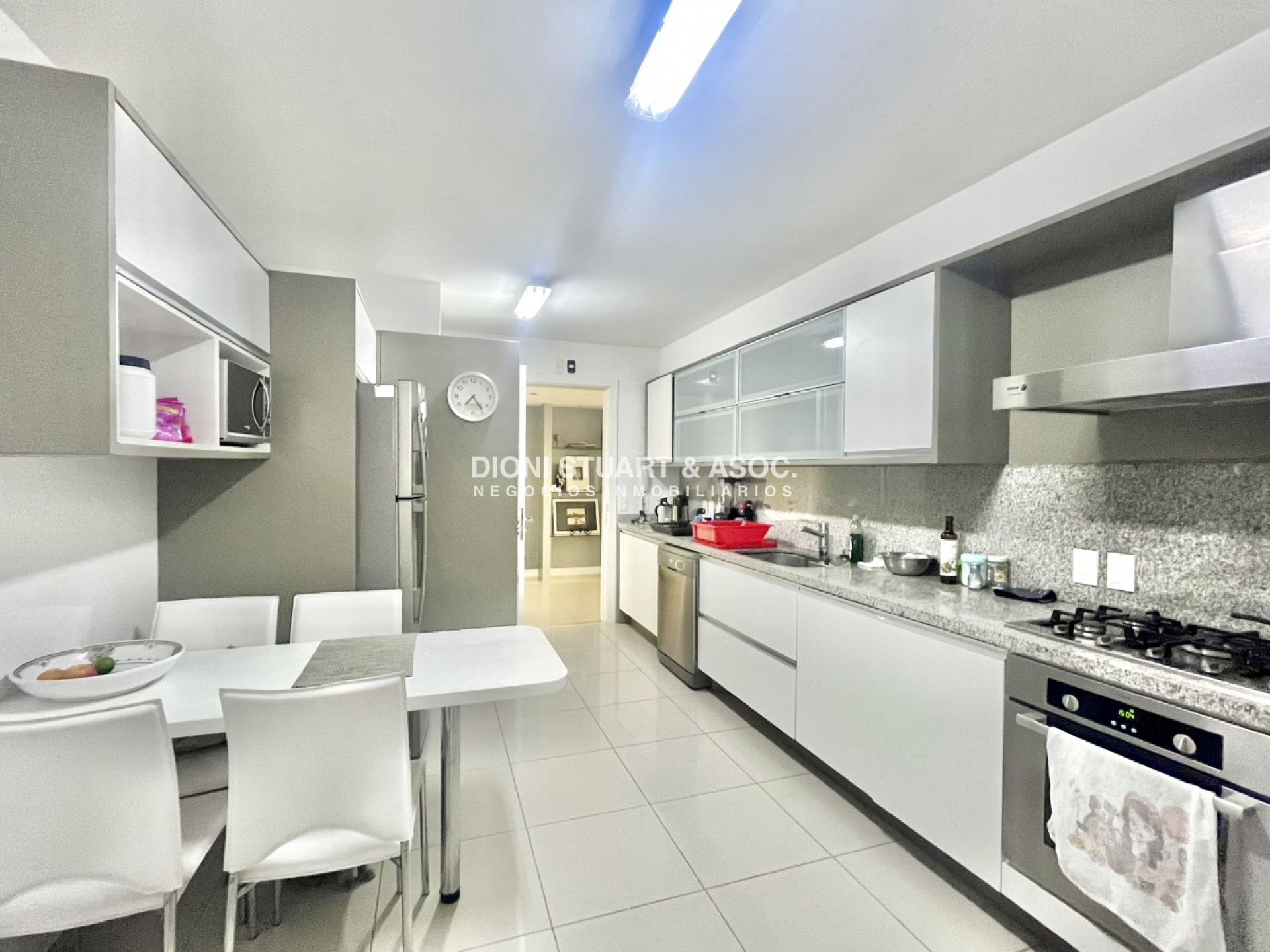 Apartamento ID.387 - Departamento en Aquarela Tower en Venta - 3 Dormitorios en Suite + Servicio - Esquinero 