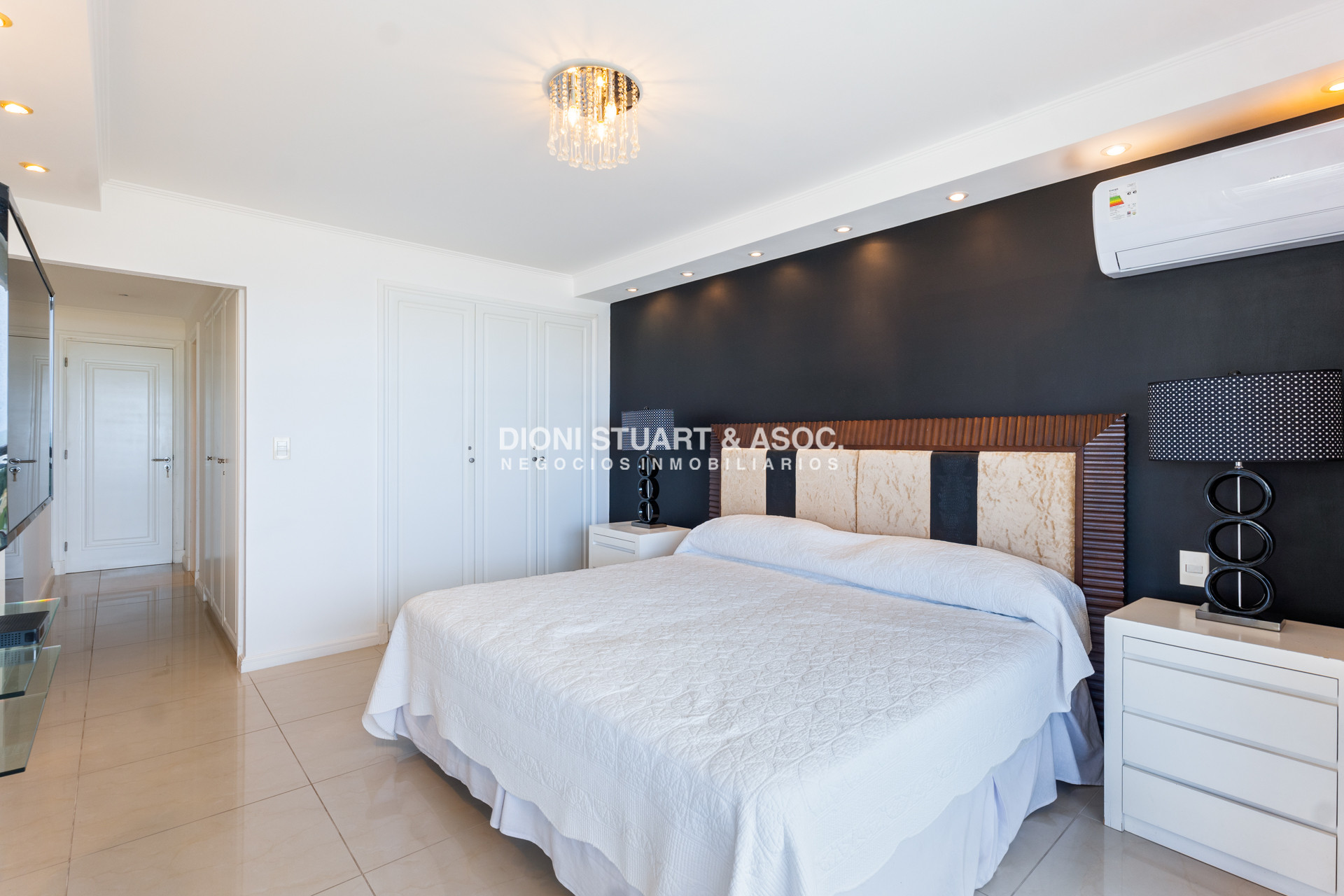 Apartamento ID.770 - IMPERIALE I DEPARTAMENTO EN VENTA - 3 DORMITORIOS EN SUITE + DEP. - ESQUINERO A PUNTA DEL ESTE