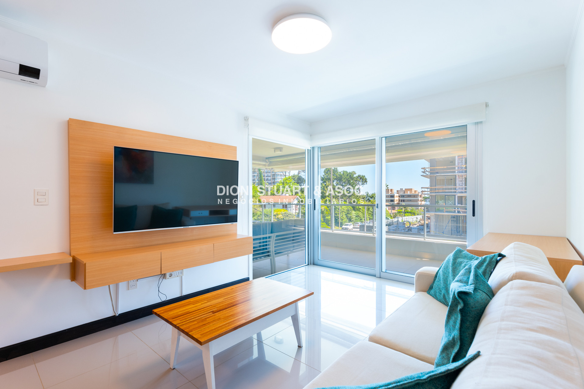 Apartamento ID.821 - APARTAMENTO EN VENTA EN PLAYA MANSA DE 2 DORMITORIOS CON PARRILLERO