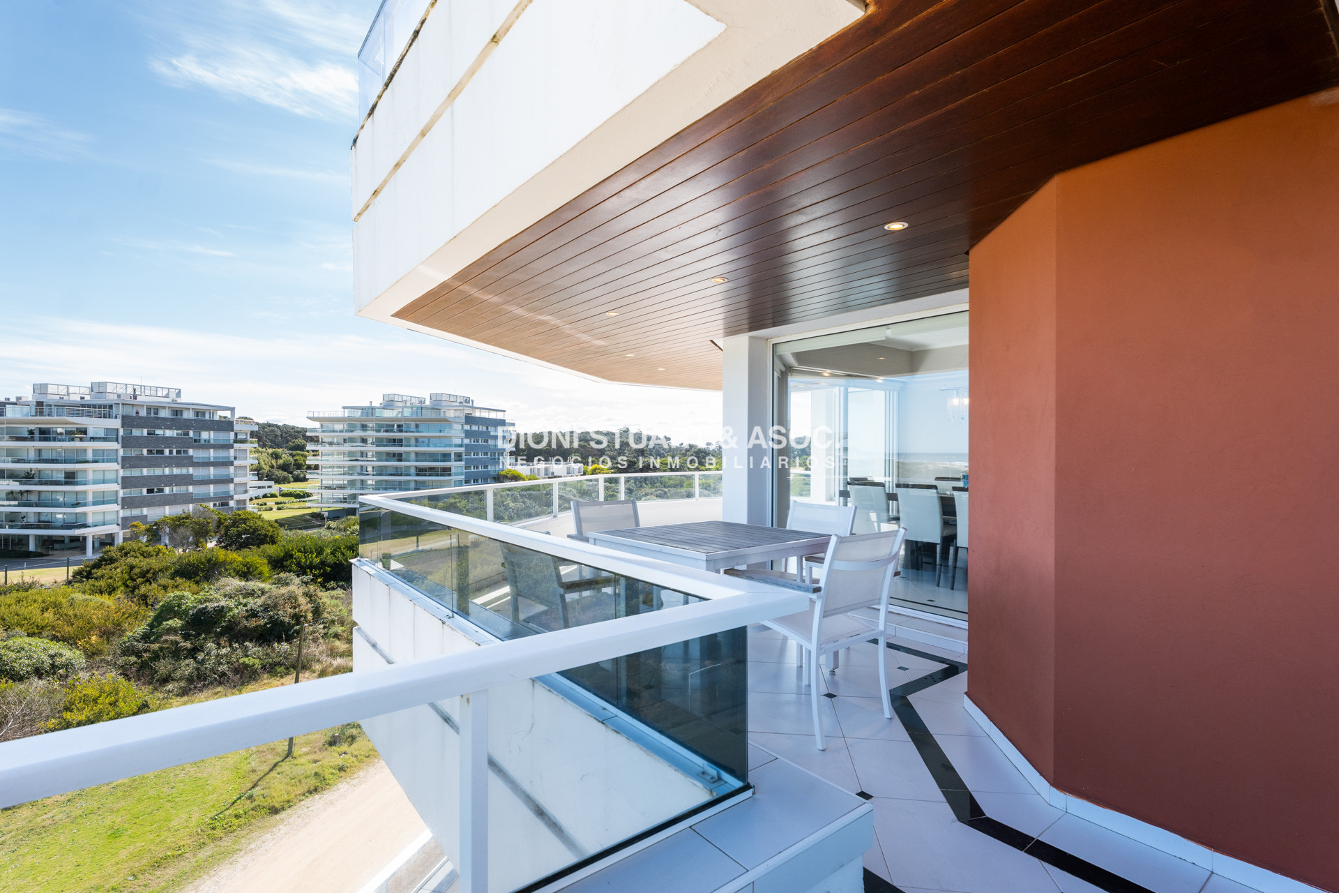 Apartamento ID.757 - PENT HOUSE EN VENTA PRIMERA LINEA BRAVA - EDIF. AGUAS AZULES - 5 DORM EN SUITE