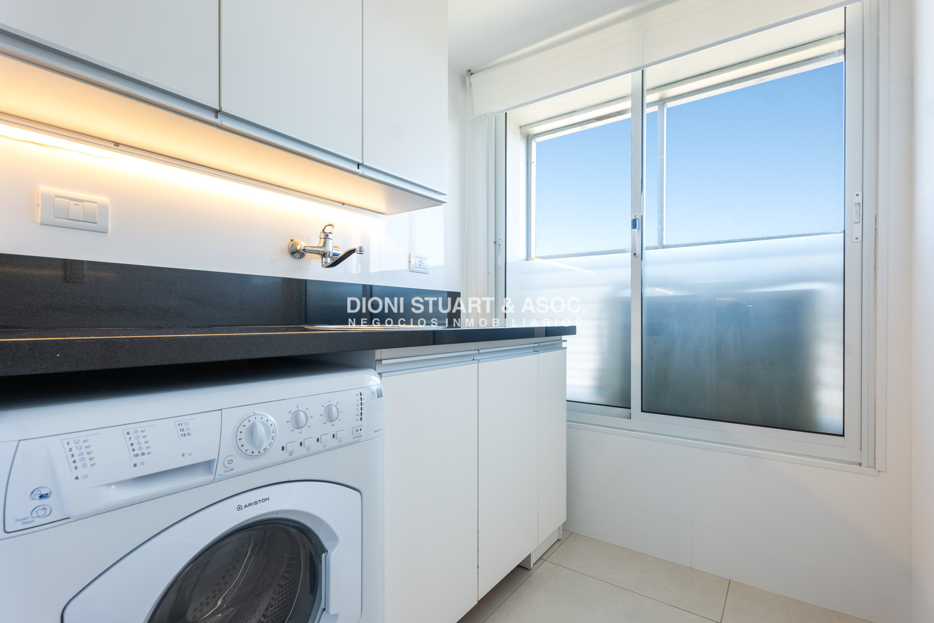 Apartamento ID.689 - TORRE WASHINGTON ESQUINERO 3 DORM RECICLADO