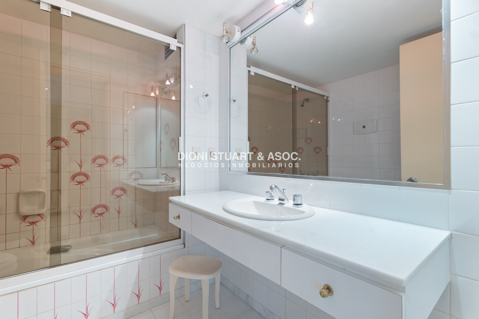 Apartamento ID.634 - Tiburon 2 - Piso Alto Lateral - 3 Dorm + Dep.