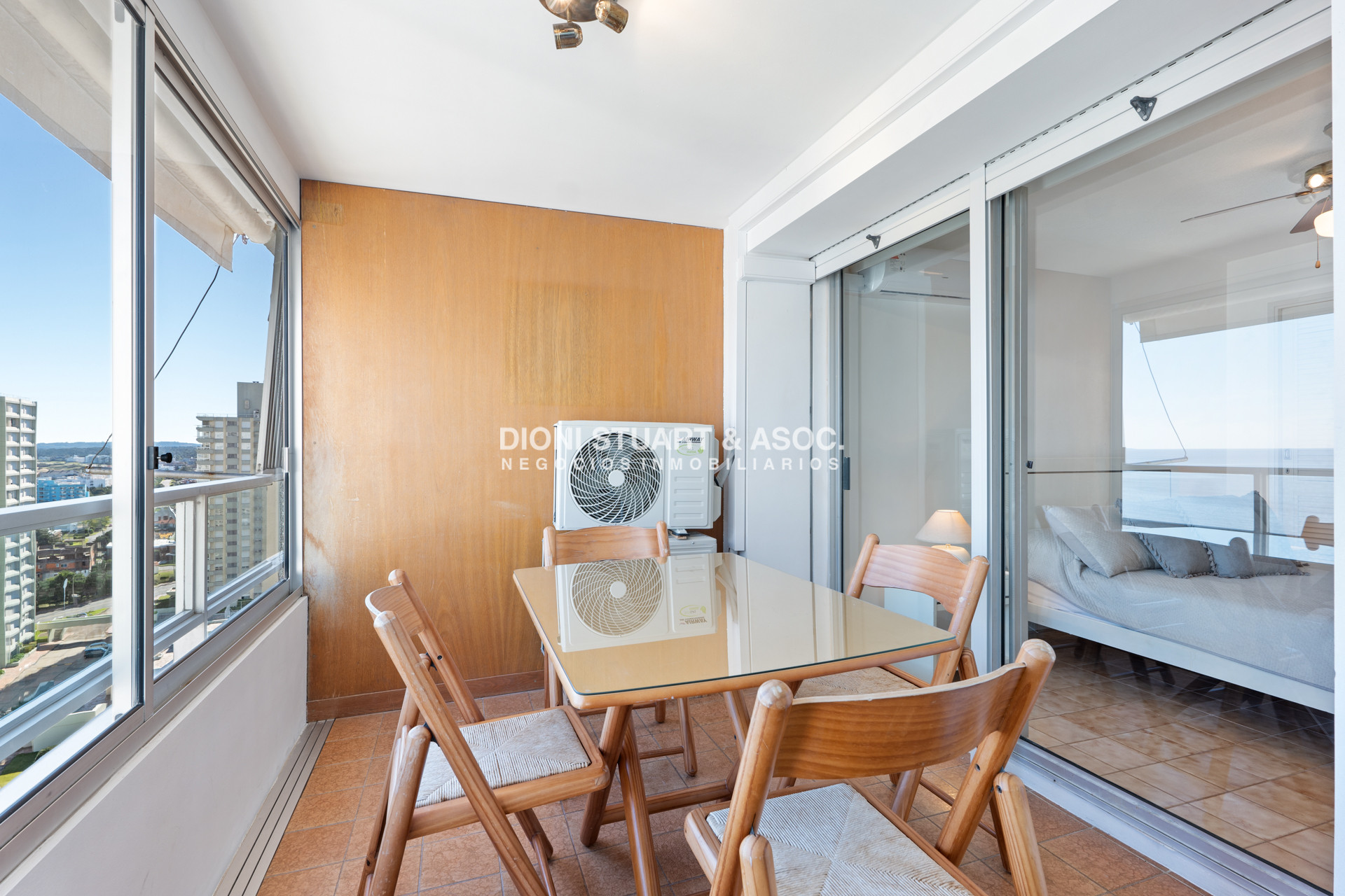 Apartamento ID.444 - APARTAMENTO EN VENTA DE 1 DORMITORIO Y MEDIO FRENTE AL MAR - PLAYA MANSA - COMPLEJO LINCOLN CENTER