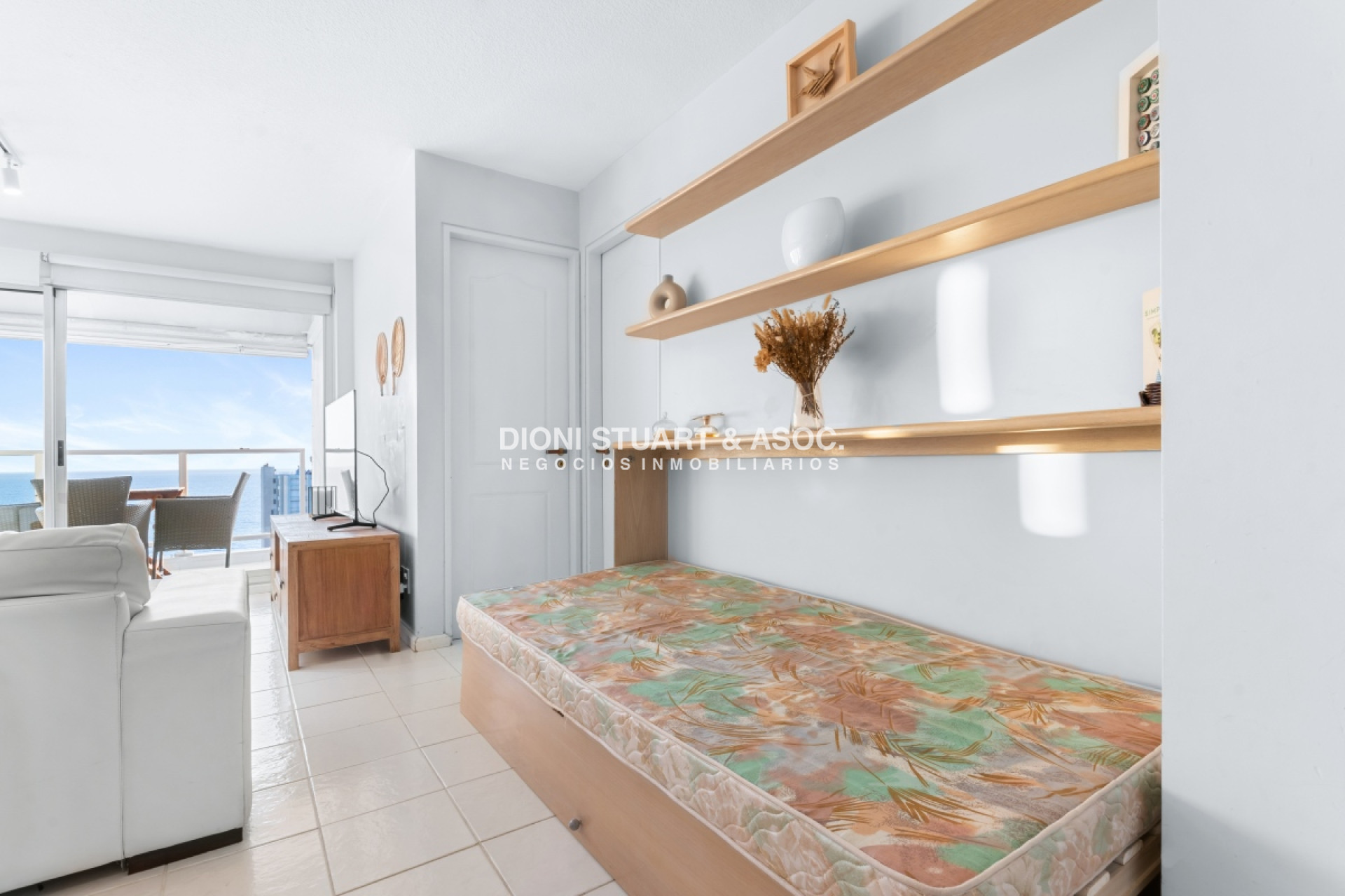 Apartamento ID.323 - Apartamento En Alquiler De Temporada (2da Febrero y Carnaval Libre)- Mansa - 2 Dormitorios - Piscina y Servicio de Playa - Complejo Lincoln Center