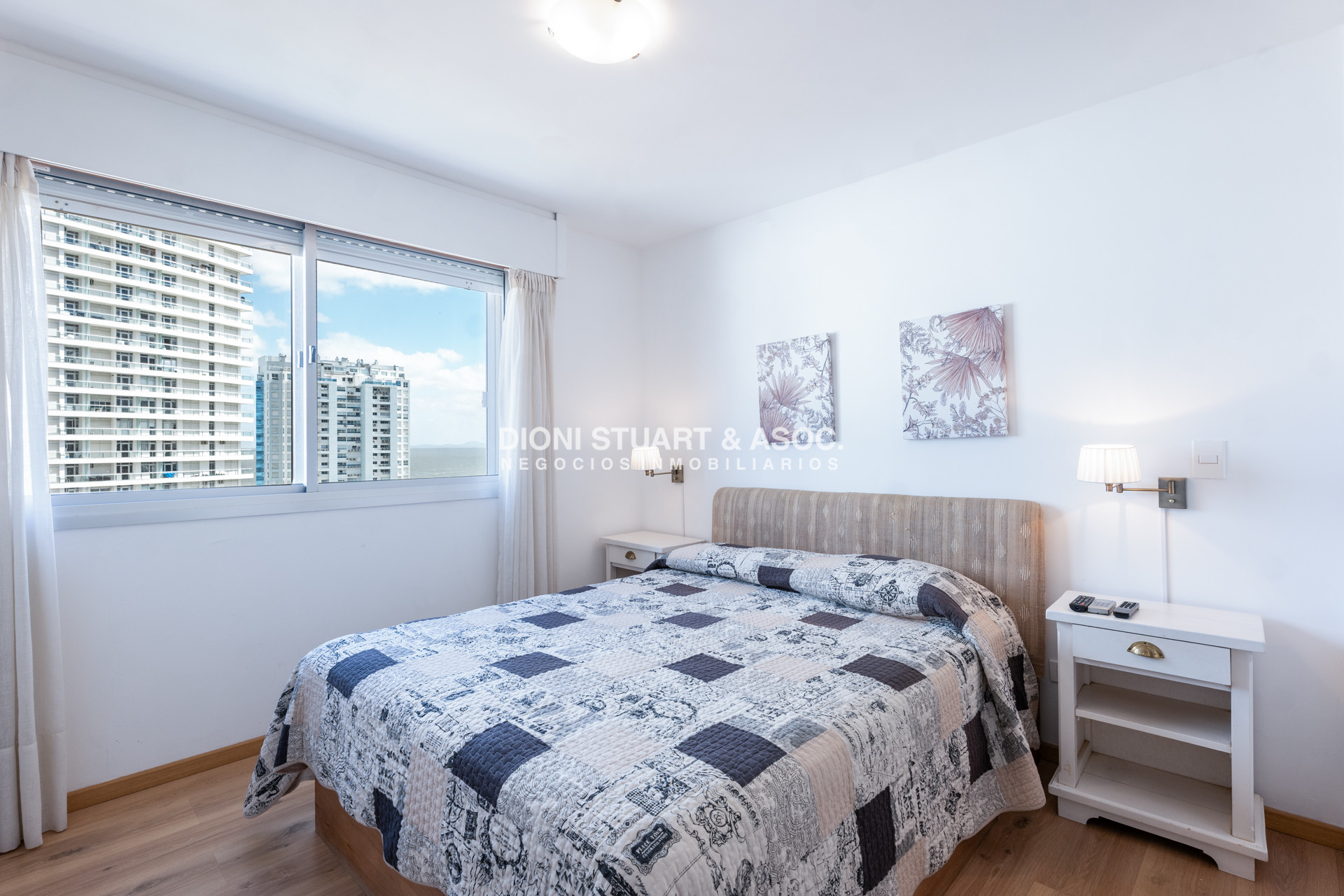 Apartamento ID.940 - DEPARTAMENTO EN VENTA CON PARRILLERO 3 DORMITORIOS RECICLADO - EDIFICIO CAP BRETON - PLAYA MANSA