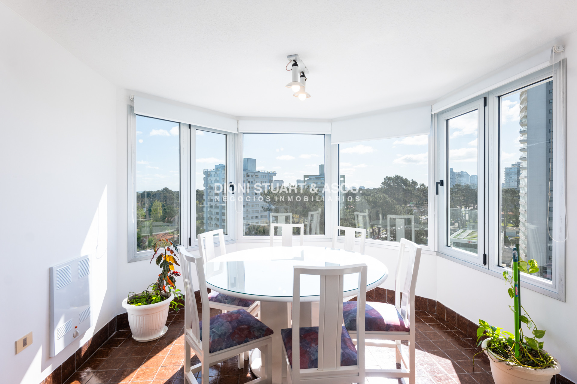 Apartamento ID.777 - Apartamento en Roosevelt Center en Venta - 3 Dormitorios 