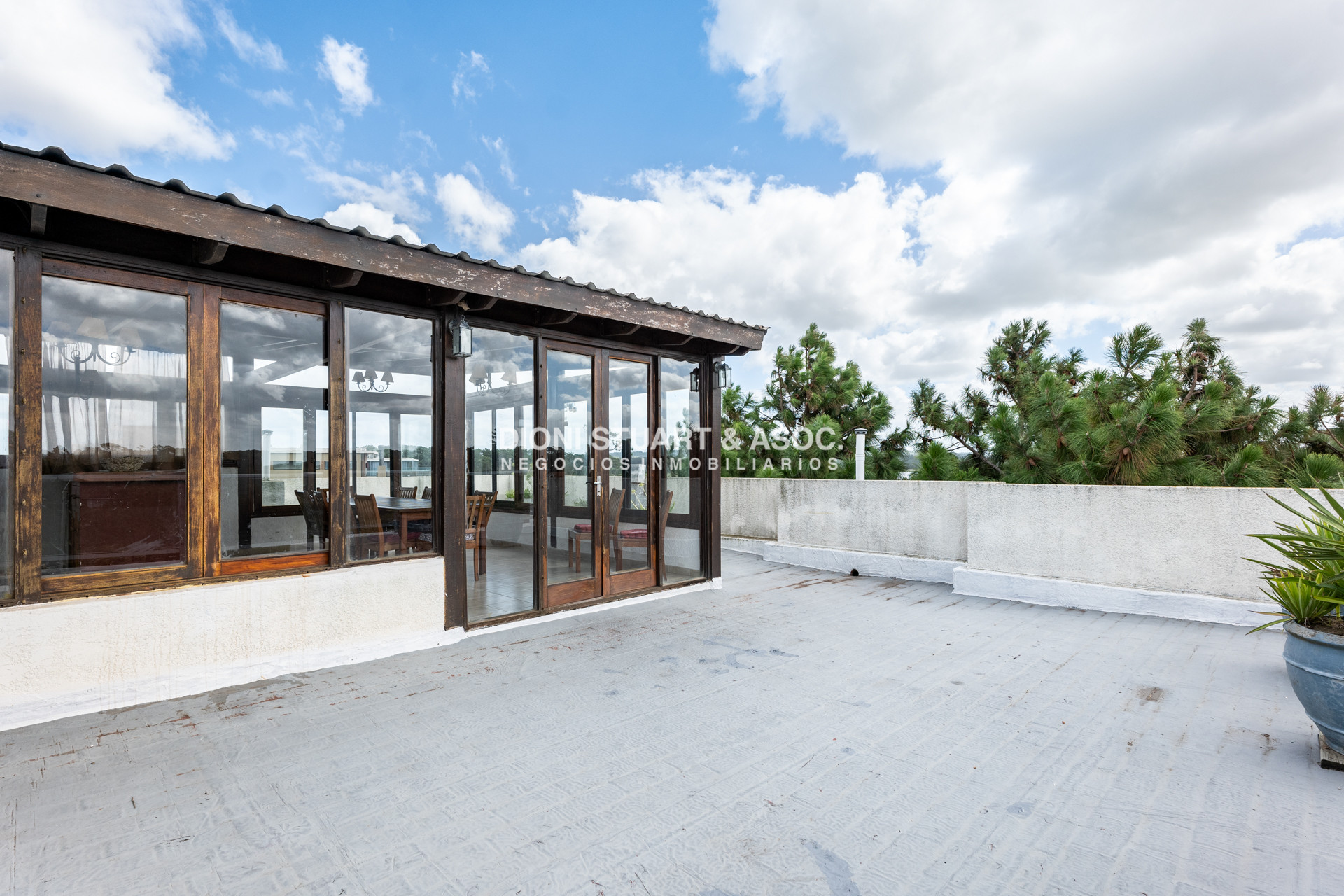 Apartamento ID.391 - DEPARTAMENTO PENT HOUSE DUPLEX EN PLAYA MANSA EN VENTA - 3 DORMITORIOS - CON ESTUFA Y BARBACOA