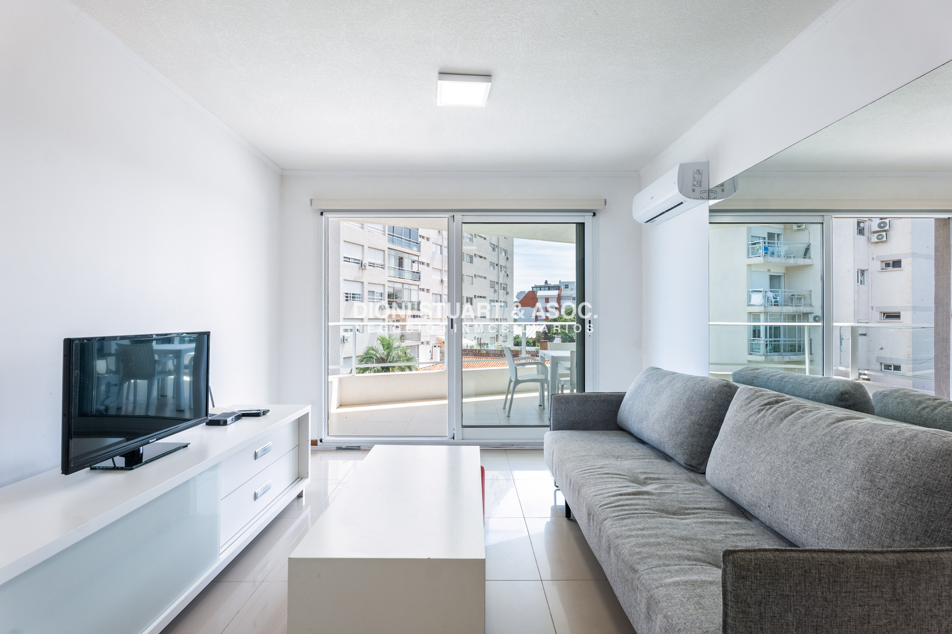Apartamento ID.16 - Apartamento en Venta Frente Al Mar -  Mansa - Con Parrillero - 1 Dormitorio - Moderno