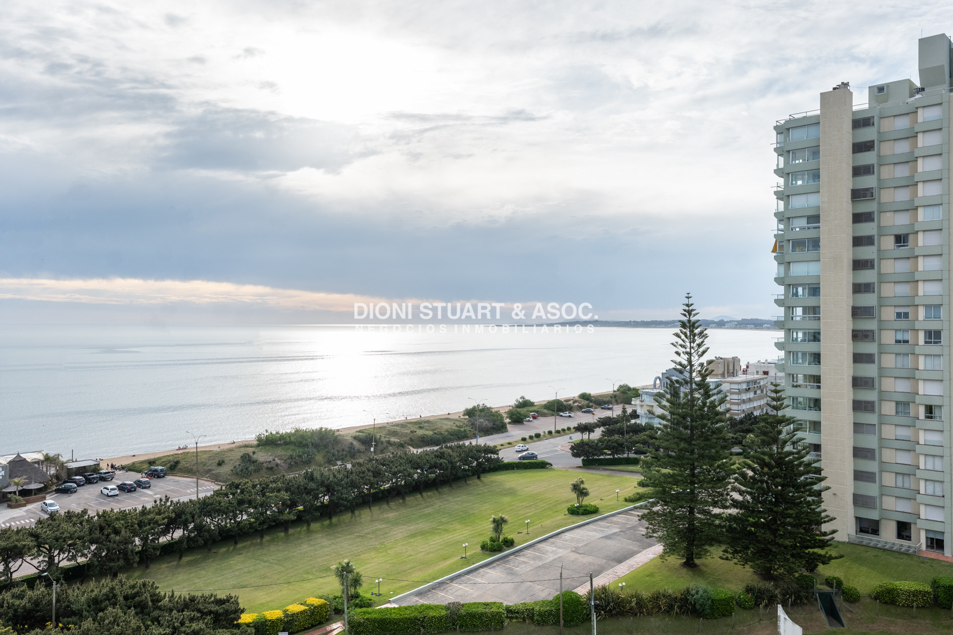 Apartamento ID.1148 - ALQUILER DE TEMPORADA PLAYA MANSA 2 DORMITORIOS Y MEDIO - COMPLEJO LINCOLN CENTER - TORRE WASHINGTON