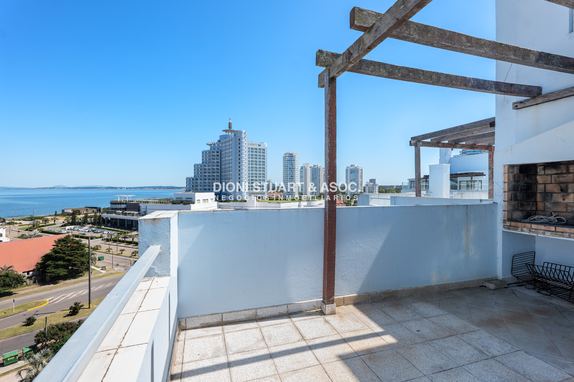 Apartamento ID.372 - DEPARTAMENTO PENT HOUSE DUPLEX CON VISTA AL MAR - EDIFICIO CAP FERRAT - 2 DORMITORIOS