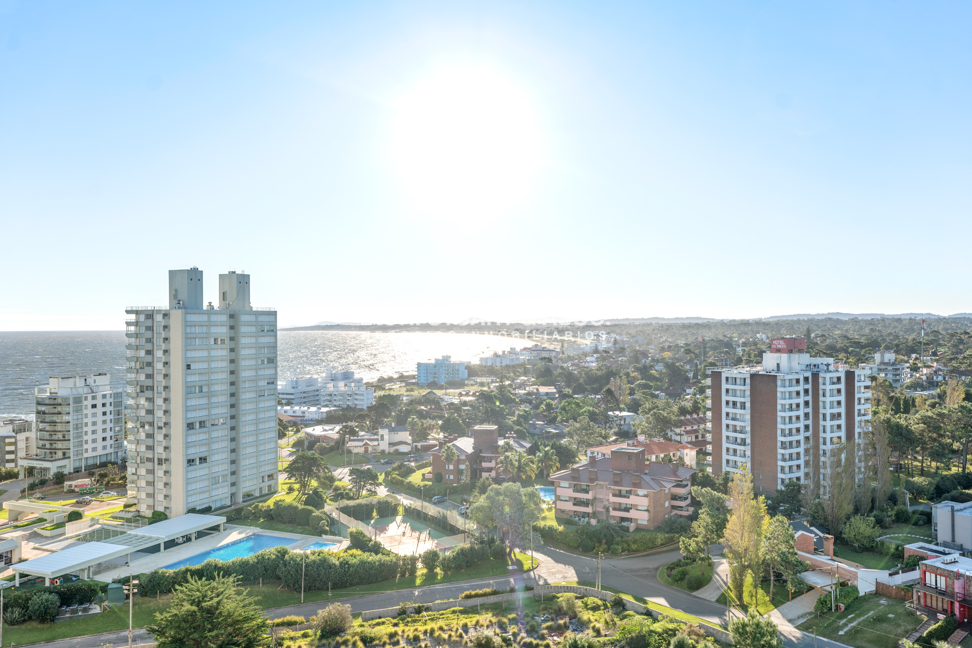 Apartamento ID.656 - Alquiler Anual -  2 Dormitorios - Sol y Amenities - Complejo Lincoln Center