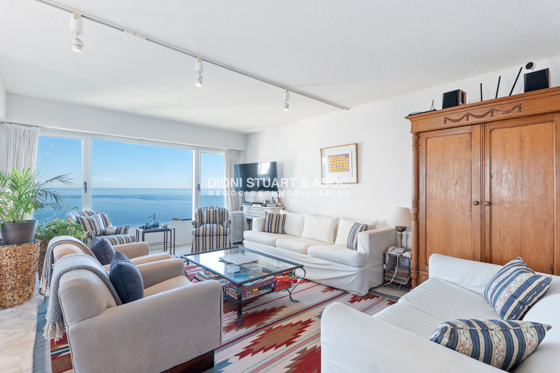 Apartamento ID.687 - Alquiler de Temporada - Edificio Fragata - Frente al Mar - 3 Dormitorios - Todos los Amenities