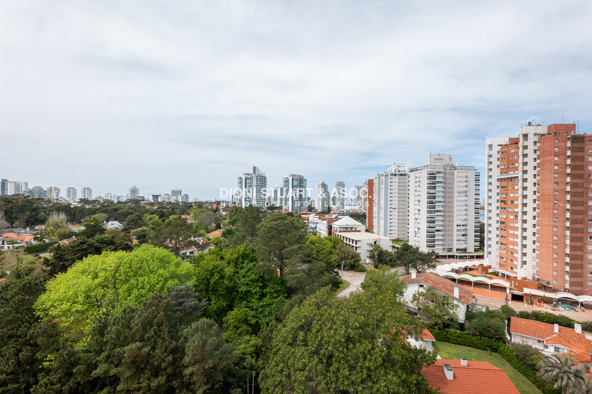 Apartamento ID.790 - Apartamento en Venta - 3 Dormitorios en Suite - Sea & Forest - Playa Mansa