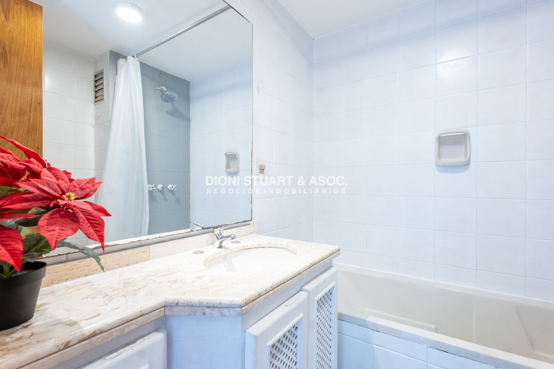 Apartamento ID.1149 - VENTA APARTAMENTO 3 DORMITORIOS CON BARBACOA PENT HOUSE DUPLEX PLAYA MANSA