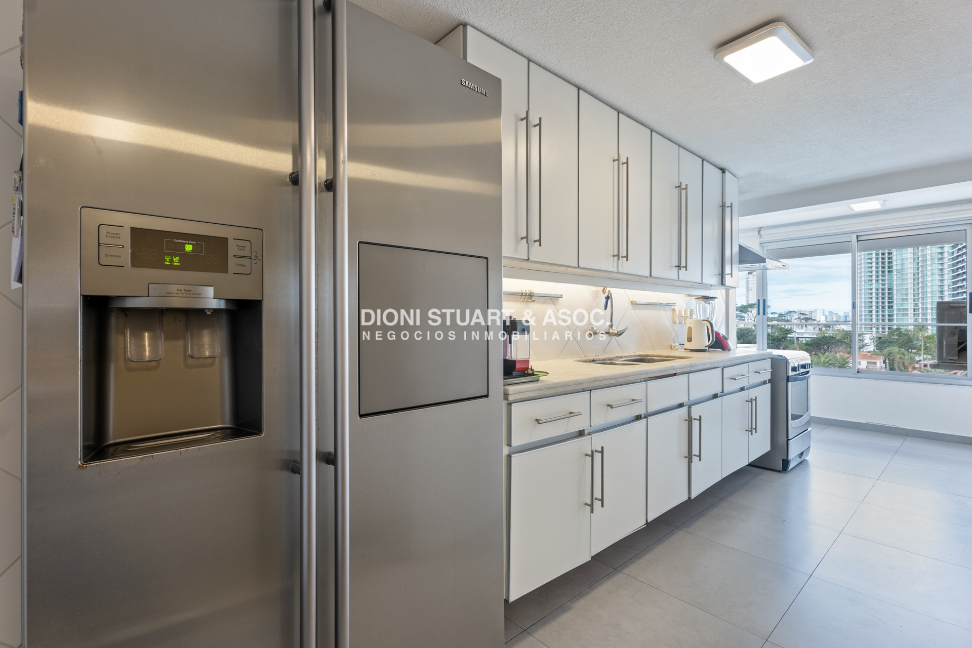 Apartamento ID.665 - DEPARTAMENTO EN VENTA EN PLAYA MANSA - 3 DORM Y DEP. - RECICLADO - COMPLEJO LINCOLN CENTER - TORRE JEFFERSON