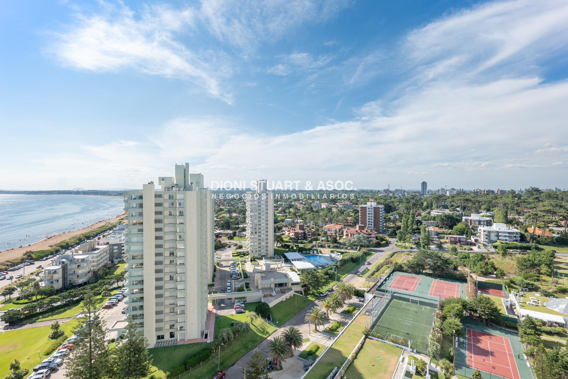 Apartamento ID.479 - ALQUILER ANUAL PENT HOUSE DUPLEX CON PARRILLERO 4 DORMITORIOS TORRE WASHINGTON - COMPLEJO LINCOLN CENTER