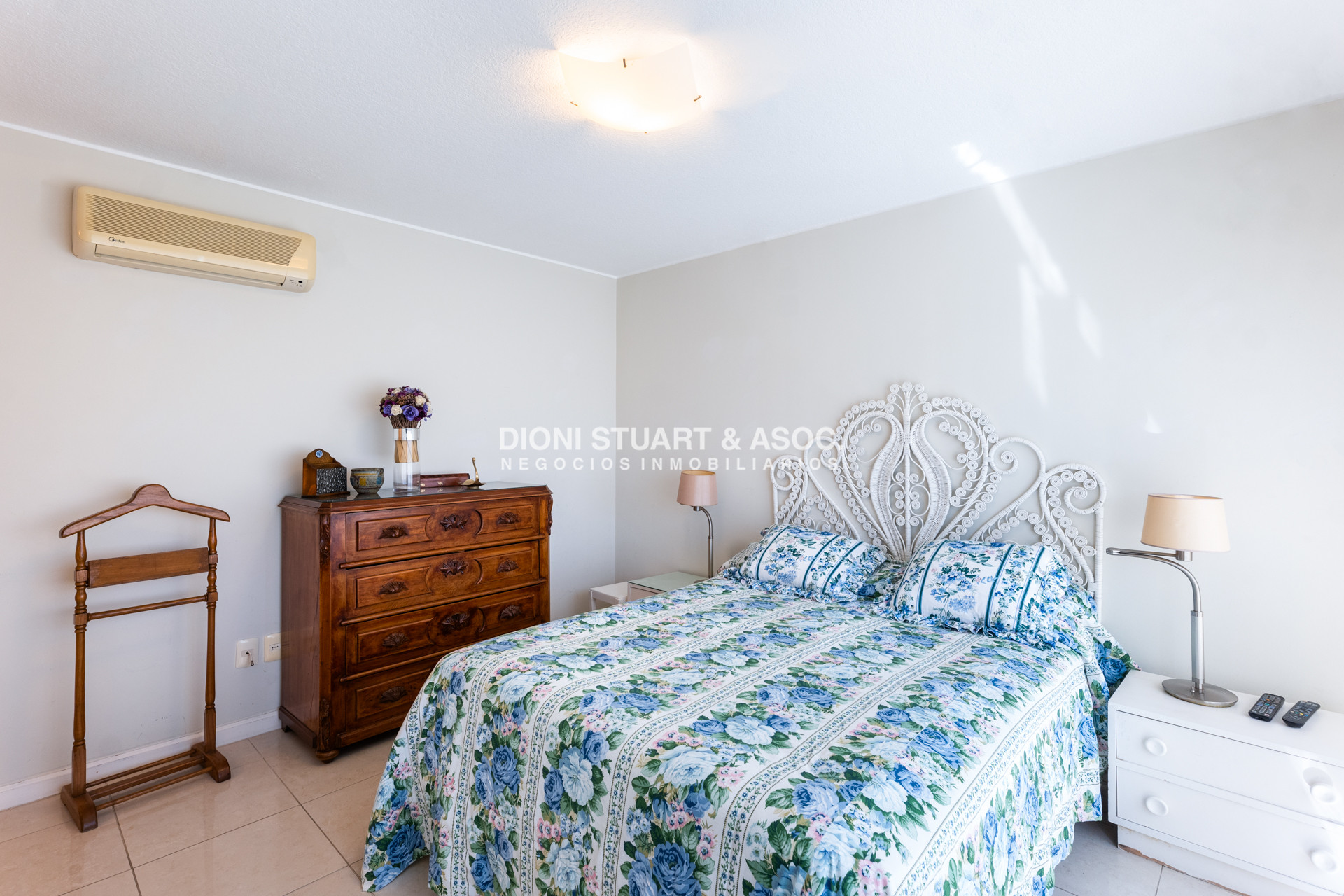 Apartamento ID.768 - DEPARTAMENTO EN VENTA FRENTE AL MAR EN TORRE JEFFERSON - 3 DORMITORIOS + DEPENDENCIA -  RECICLADO - COMPLEJO LINCOLN CENTER