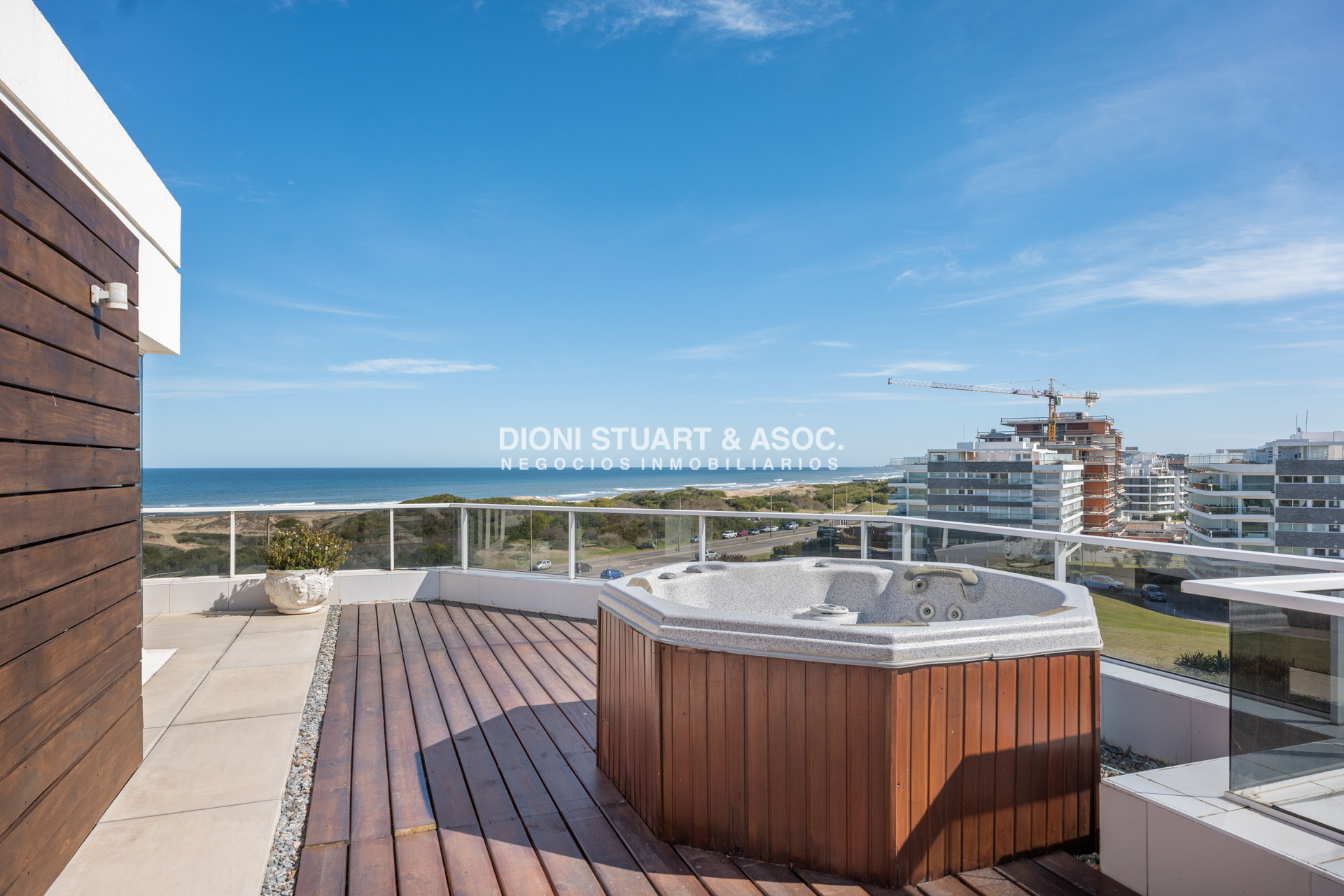 Apartamento ID.757 - PENT HOUSE EN VENTA PRIMERA LINEA BRAVA - EDIF. AGUAS AZULES - 5 DORM EN SUITE