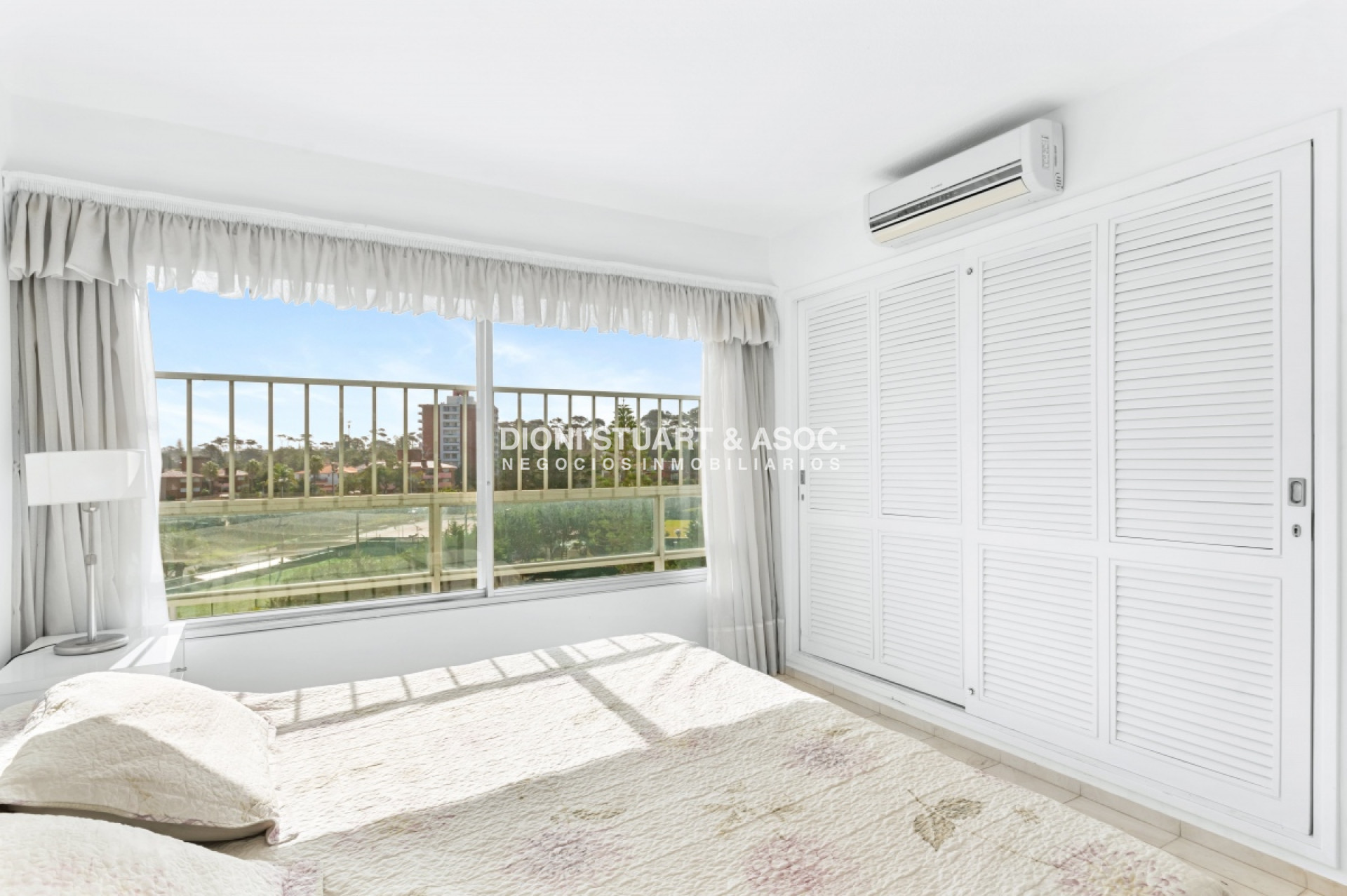 Apartamento ID.501 - APARTAMENTO EN VENTA FRENTE AL MAR 3 DORMITORIOS + DEPENDENCIA COMPLEJO LINCOLN CENTER TORRE JEFFERSON PLAYA MANSA