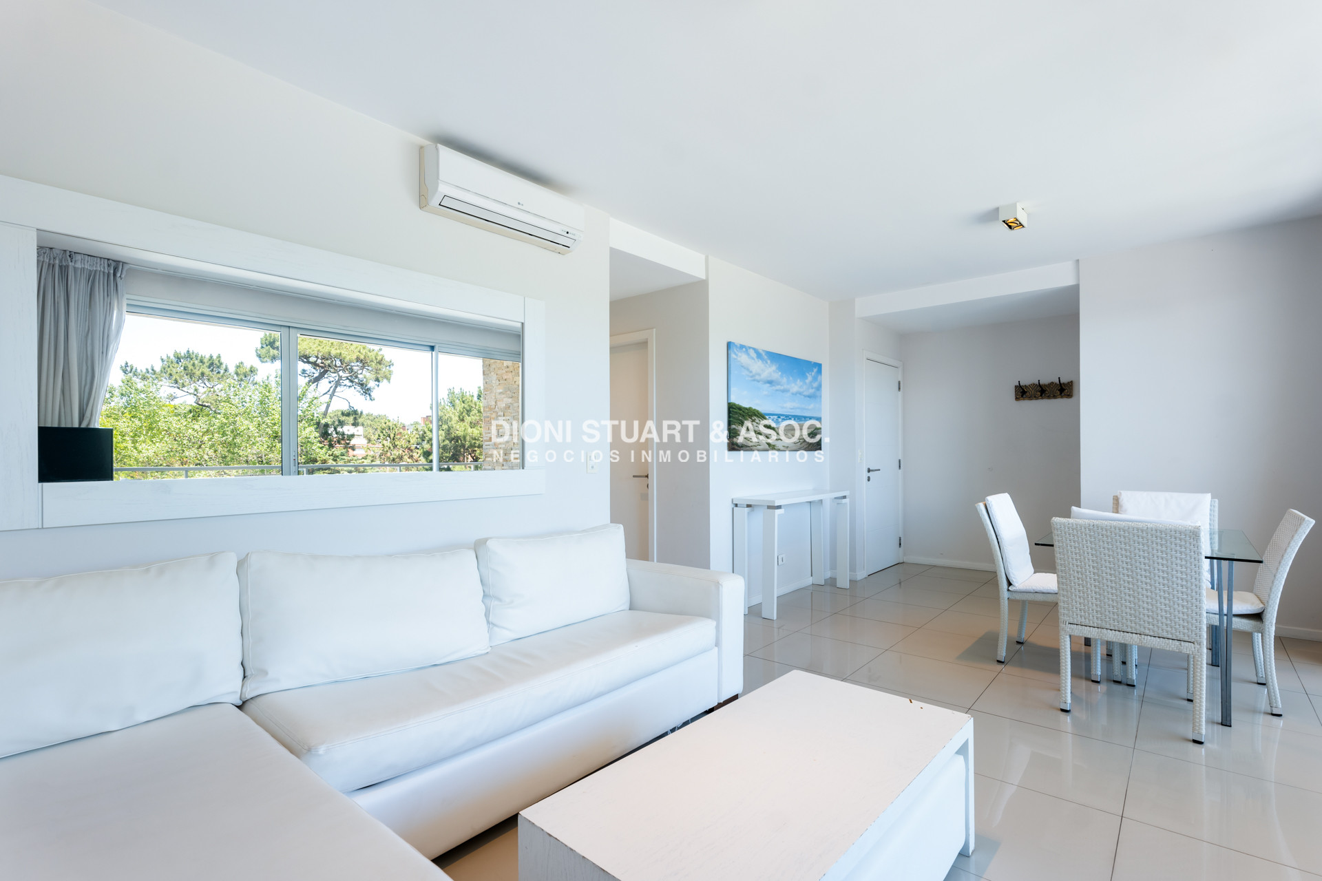 Apartamento ID.841 - Apartamento de 4 Dormitorios Con Parrillero - Emerald - Playa Mansa