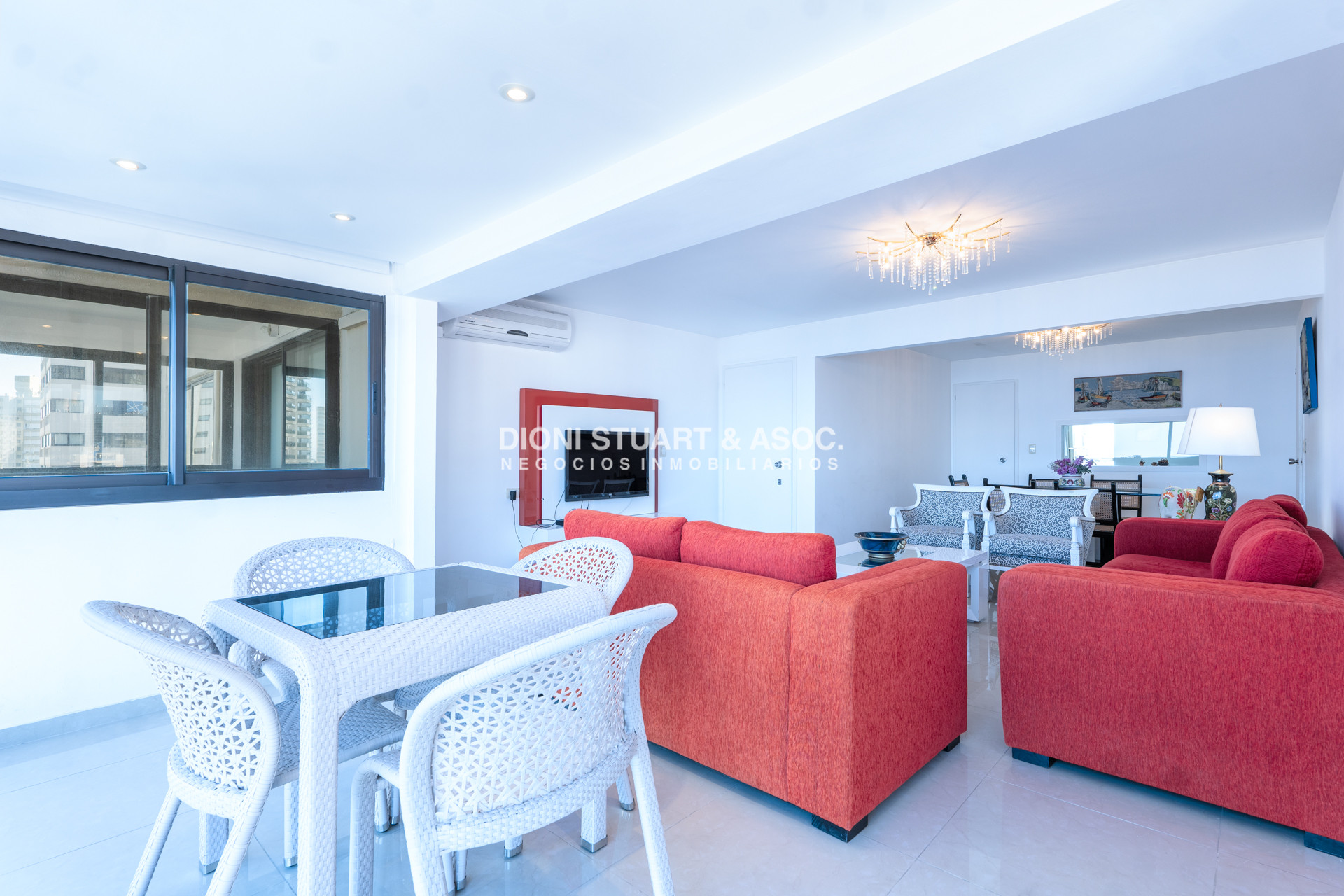 Apartamento ID.1054 - VENTA APARTAMENTO 4 DORMITORIOS RECICLADO - PLAYA BRAVA - PARQUEMAR CENTER 