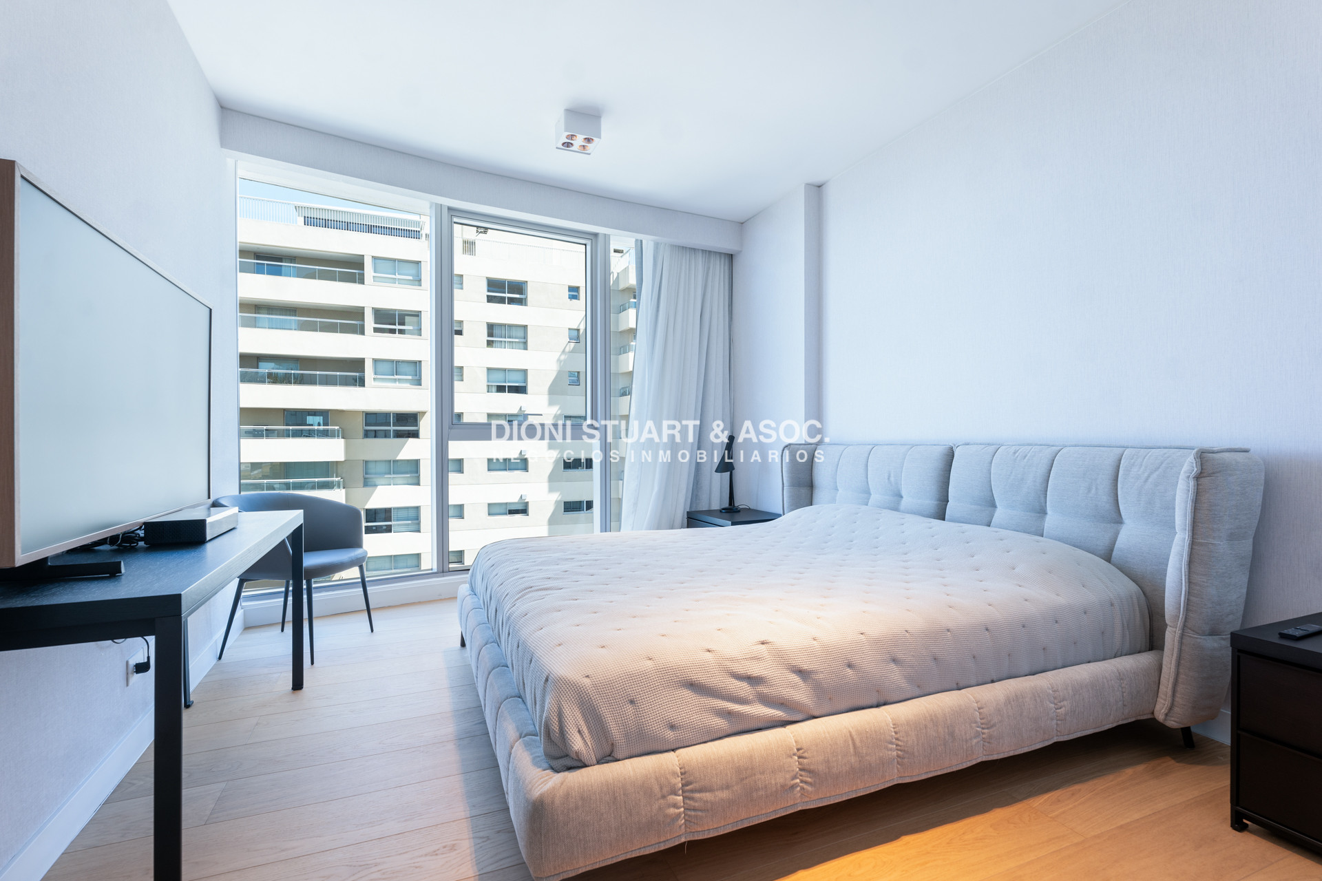 Apartamento ID.1121 - TRUMP UNIFICADO - 4 SUITES + DEPENDENCIA