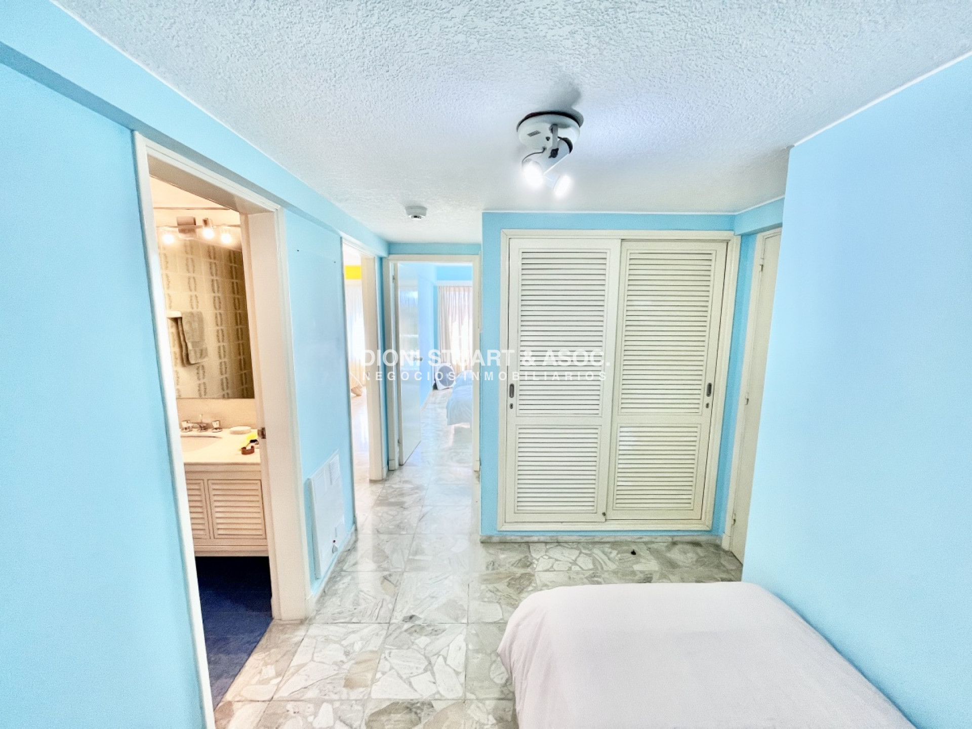 Apartamento ID.121 - OPORTUNIDAD EN VENTA - FRENTE AL MAR -  2 DORM Y MEDIO - COMPLEJO LINCOLN CENTER - TORRE WASHINGTON